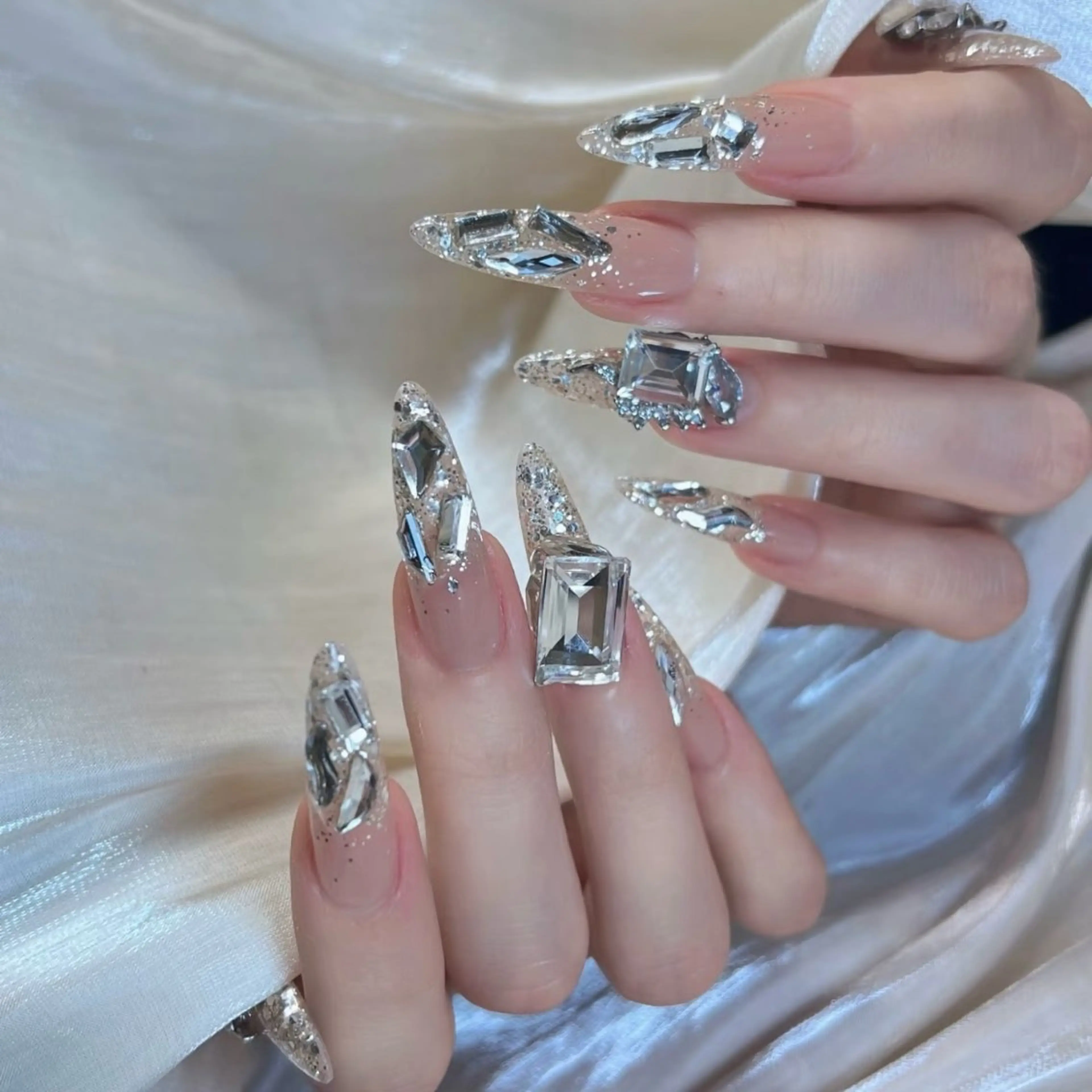 💛人気No.1‼︎💛チップ長さだし10本❤️‍🔥150分持ち込みやり放題❤️‍🔥パーツ無制限つけ放題【オフ込み】の写真