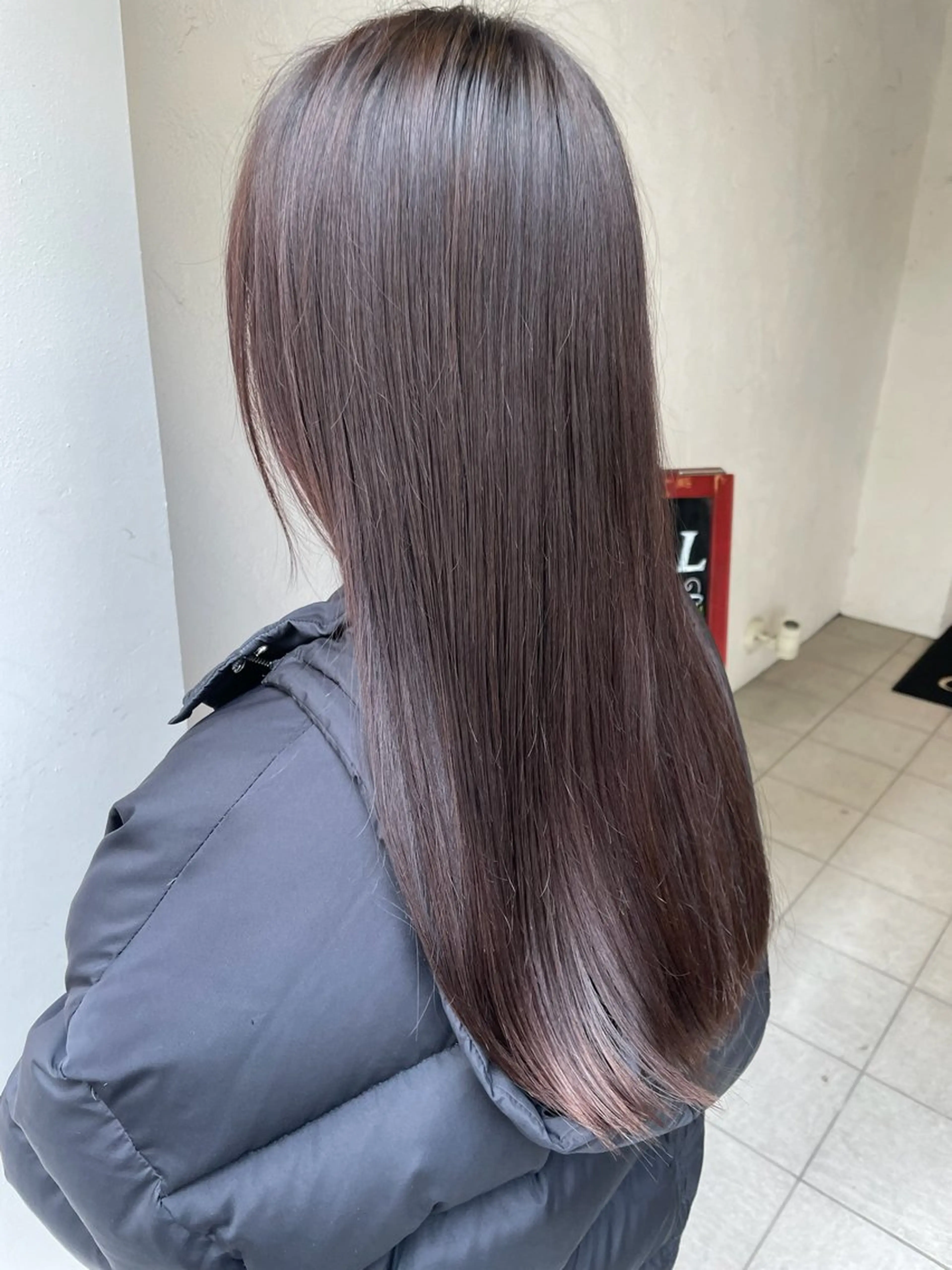 ロング カラー 朝尾 愛花のヘアスタイル