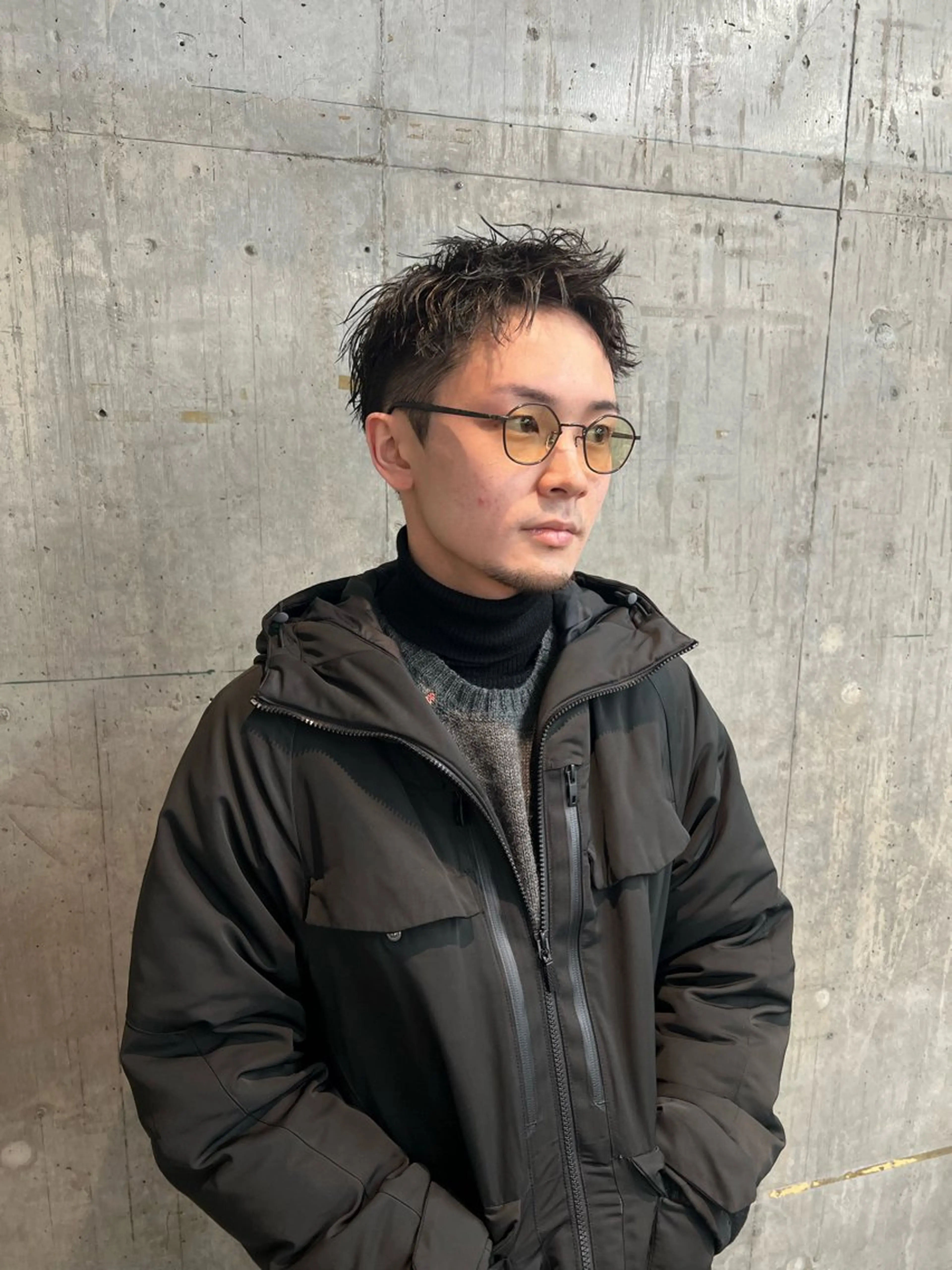 ショート カラー パーマ メンズ メンズパーマ ツイストスパイラルパーマ 似合わせカット ショートヘア スパイラルパーマ パーマ メンズパーマ /SUNAOのヘアスタイル