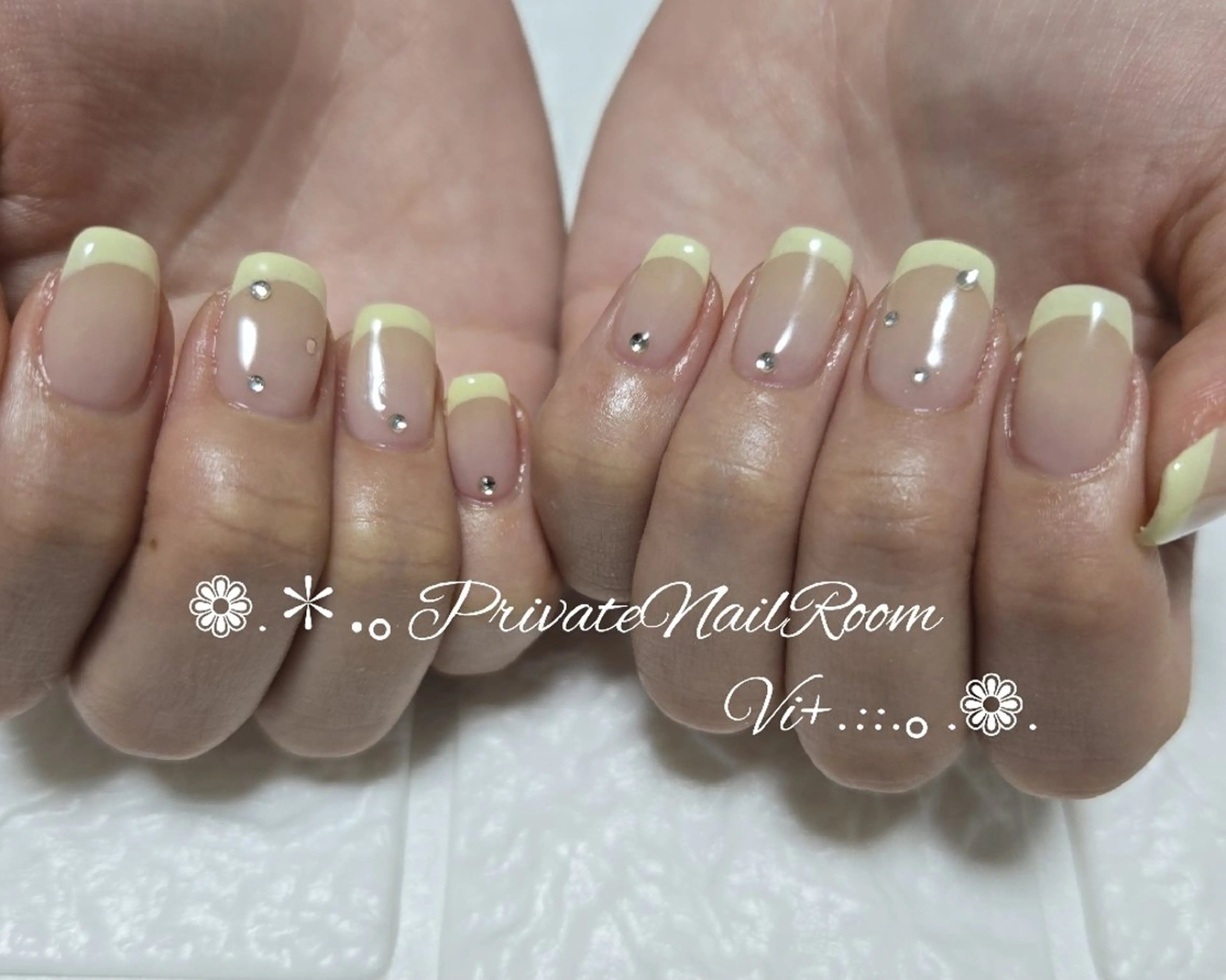 ネイル ハンドネイル Nail Room Vi+のネイルデザイン