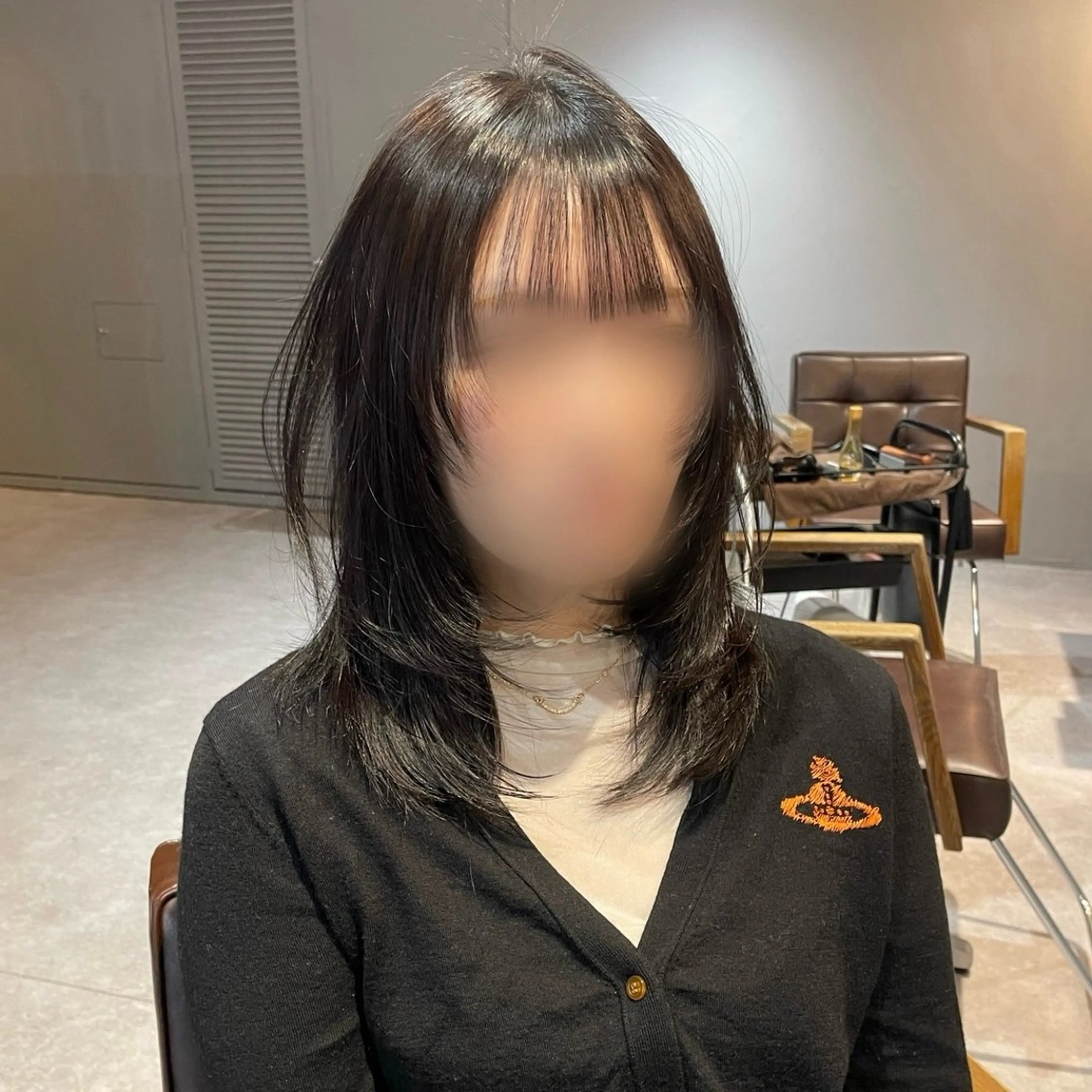 ミディアム デザインカット カット ヘアカラー Mimi🎀 ブリーチなしＷカラーのヘアスタイル