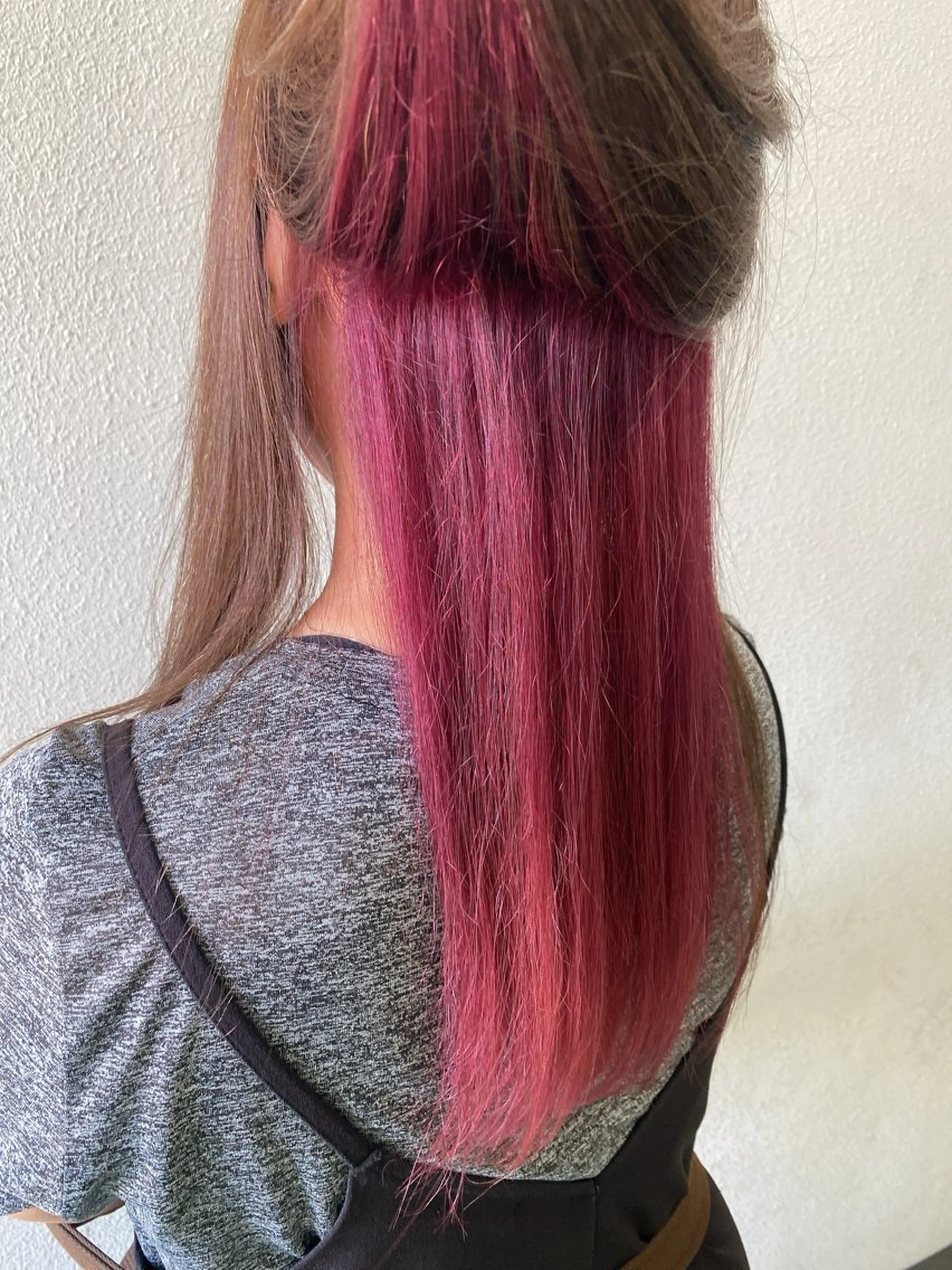 カラー インナーカラー ピンクカラー BOND TOKYO所属・🌈似合わせカラー 🎀 MIO🌈のヘアスタイル