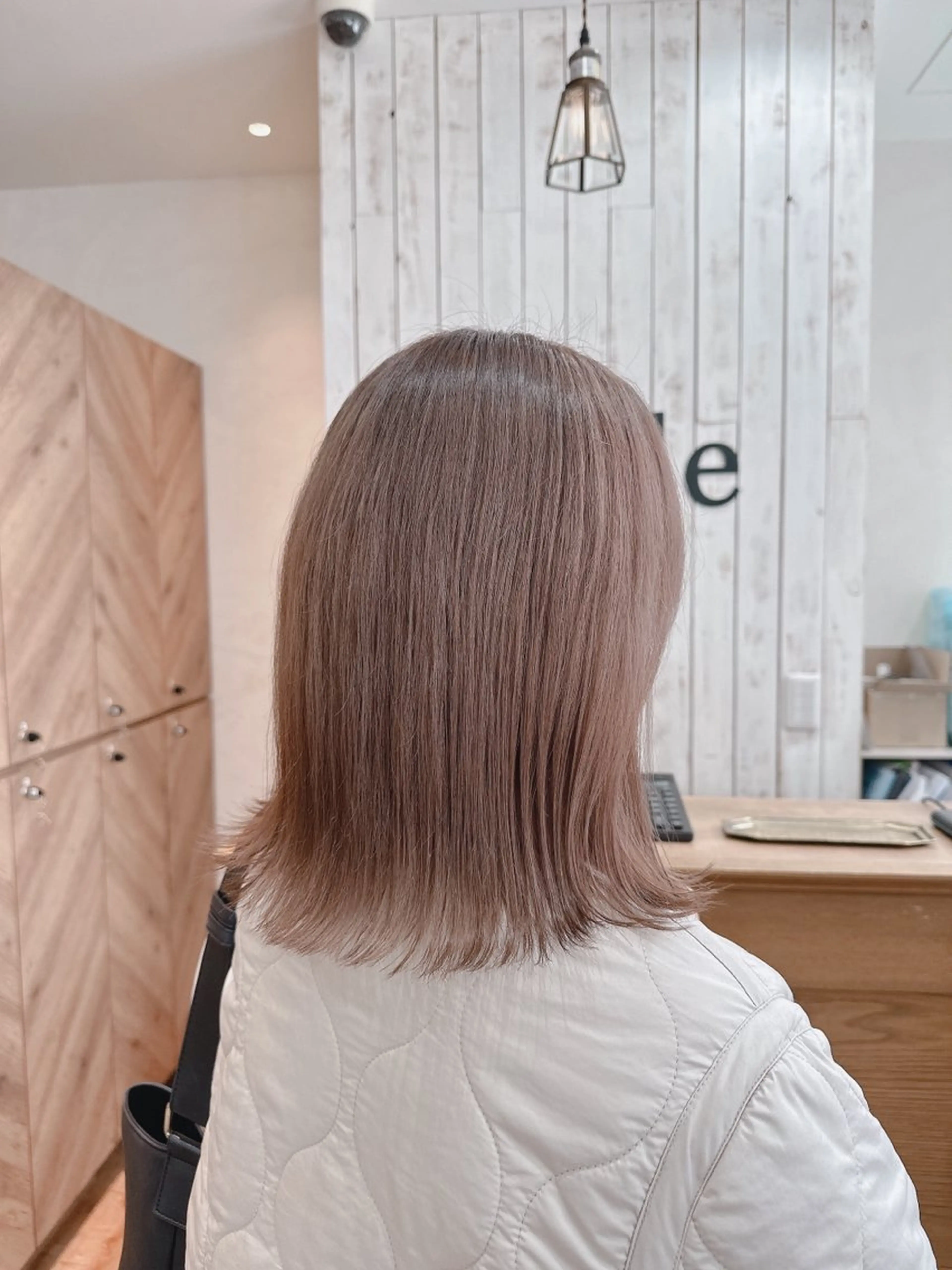 ミディアム カラー ブリーチ グレージュ ヘアカラー トリートメント ヘッドスパ ヘアセット ROIS渋谷【ロイス】所属・高橋大樹/グレージュ /ベージュ/美髪のヘアスタイル