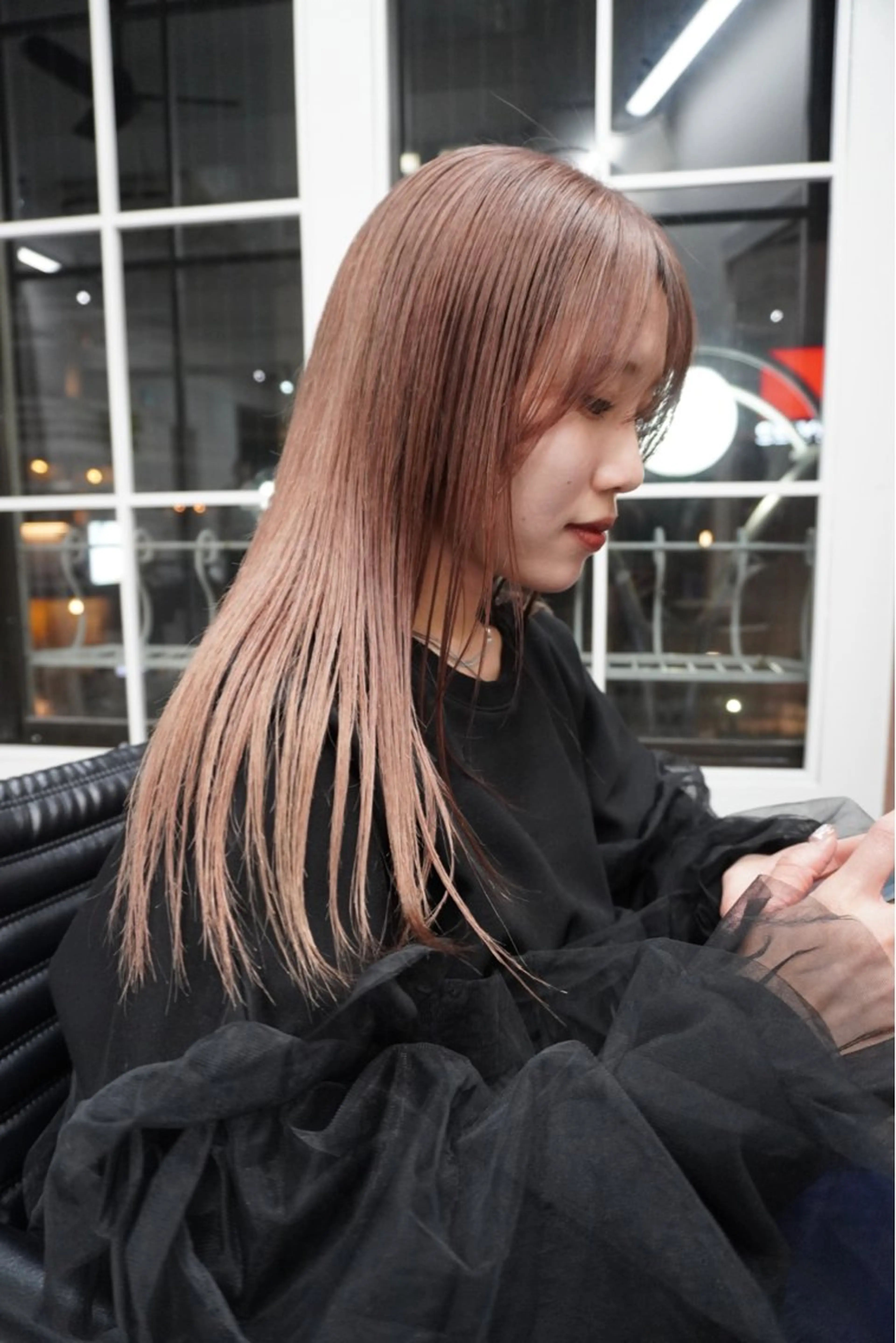 ロング カラー ベージュカラー ピンクカラー ピンクベージュ カット ヘアカラー トリートメント レイヤー／似合わせ TAKUYAのヘアスタイル