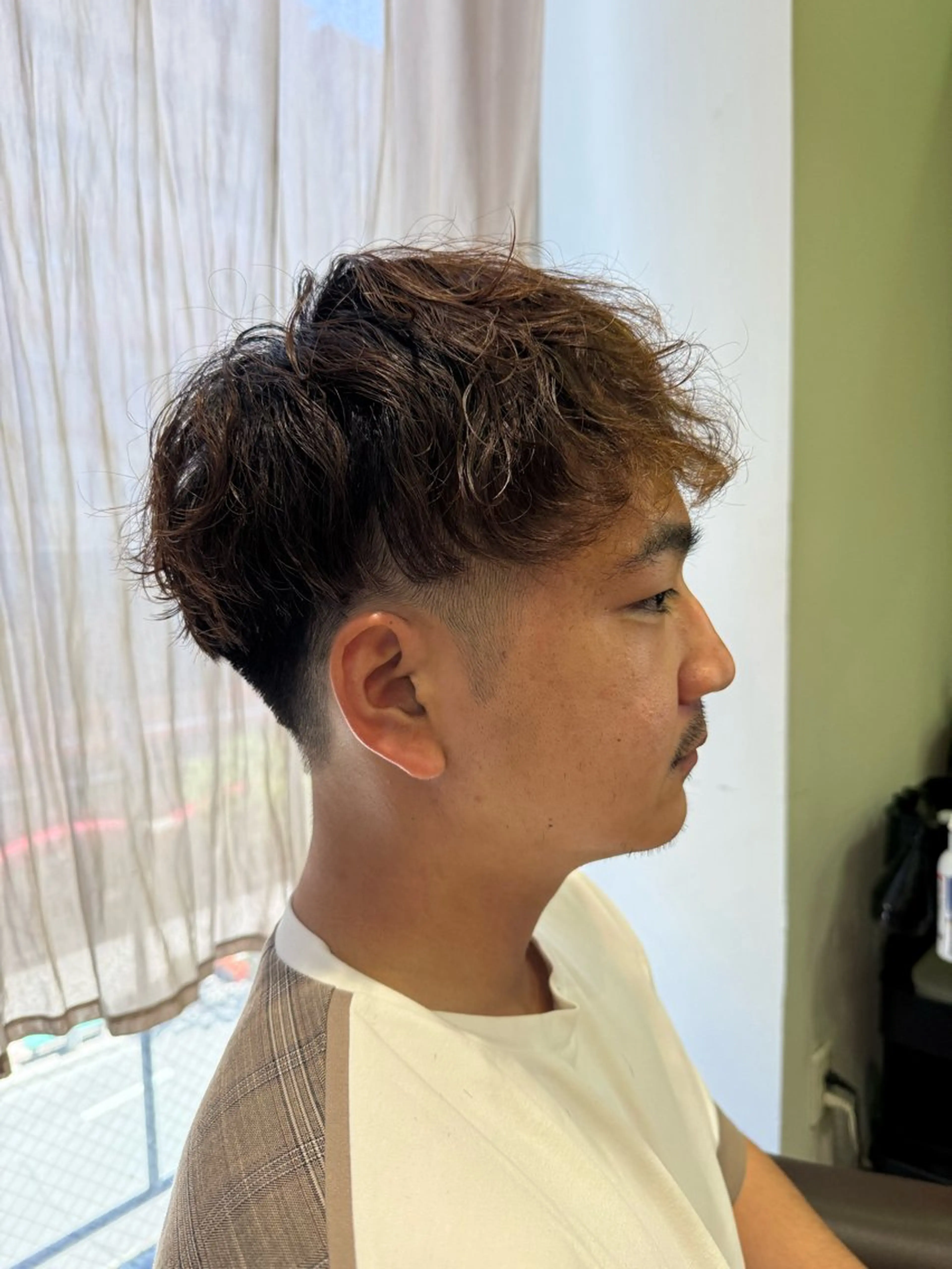 ショート パーマ メンズ 溝口 槙里也のヘアスタイル