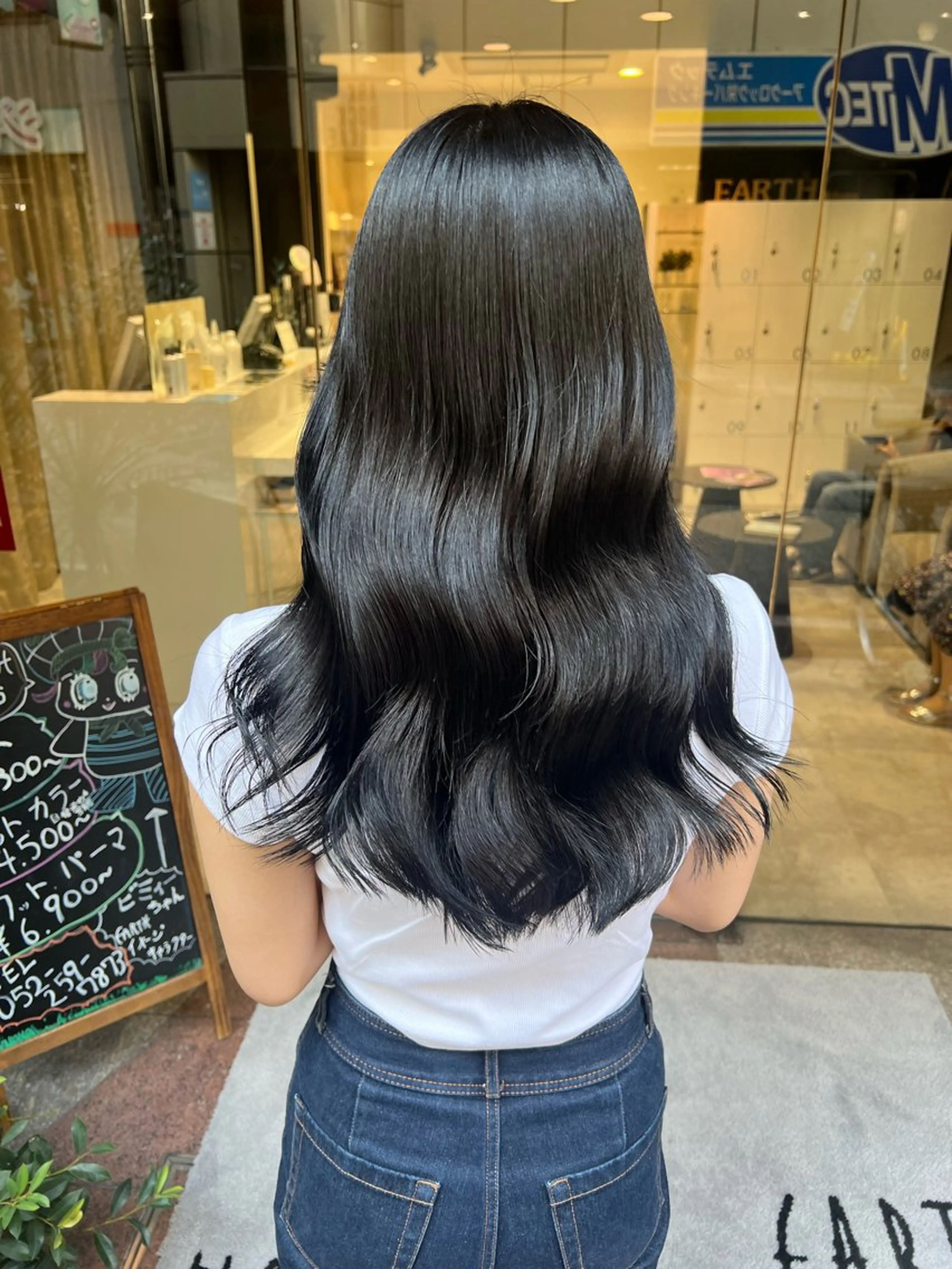 セミロング 透明感のある艶髪なら 矢場町駅4番出口すぐのヘアスタイル