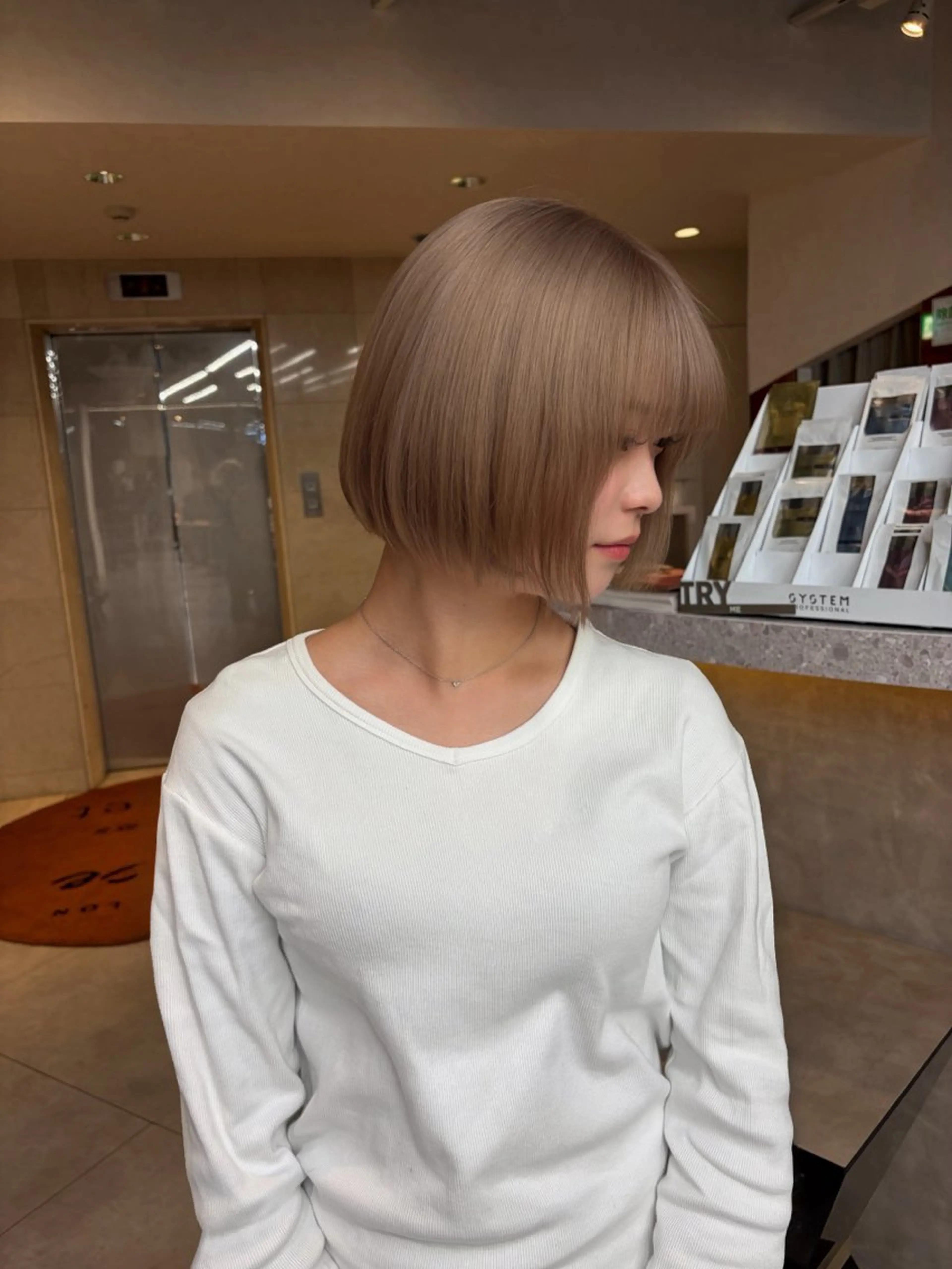 ショート カラー カット ヘアカラー トリートメント 韓国/レイヤー/ 透明感🩶ひかる🩶のヘアスタイル