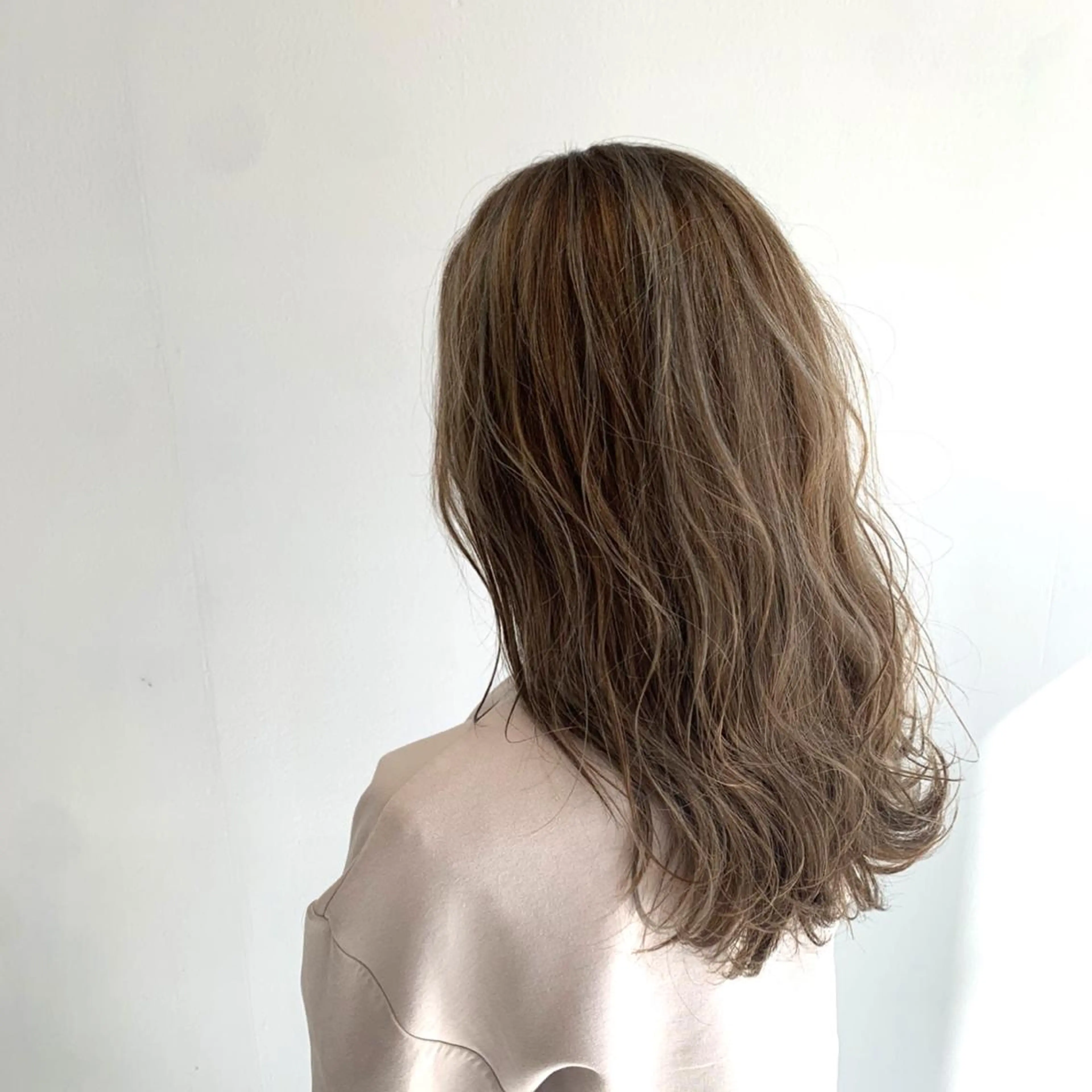 ロング カラー ハイライトカラー ハイライト 似合わせスタイル 岡田勇哉のヘアスタイル