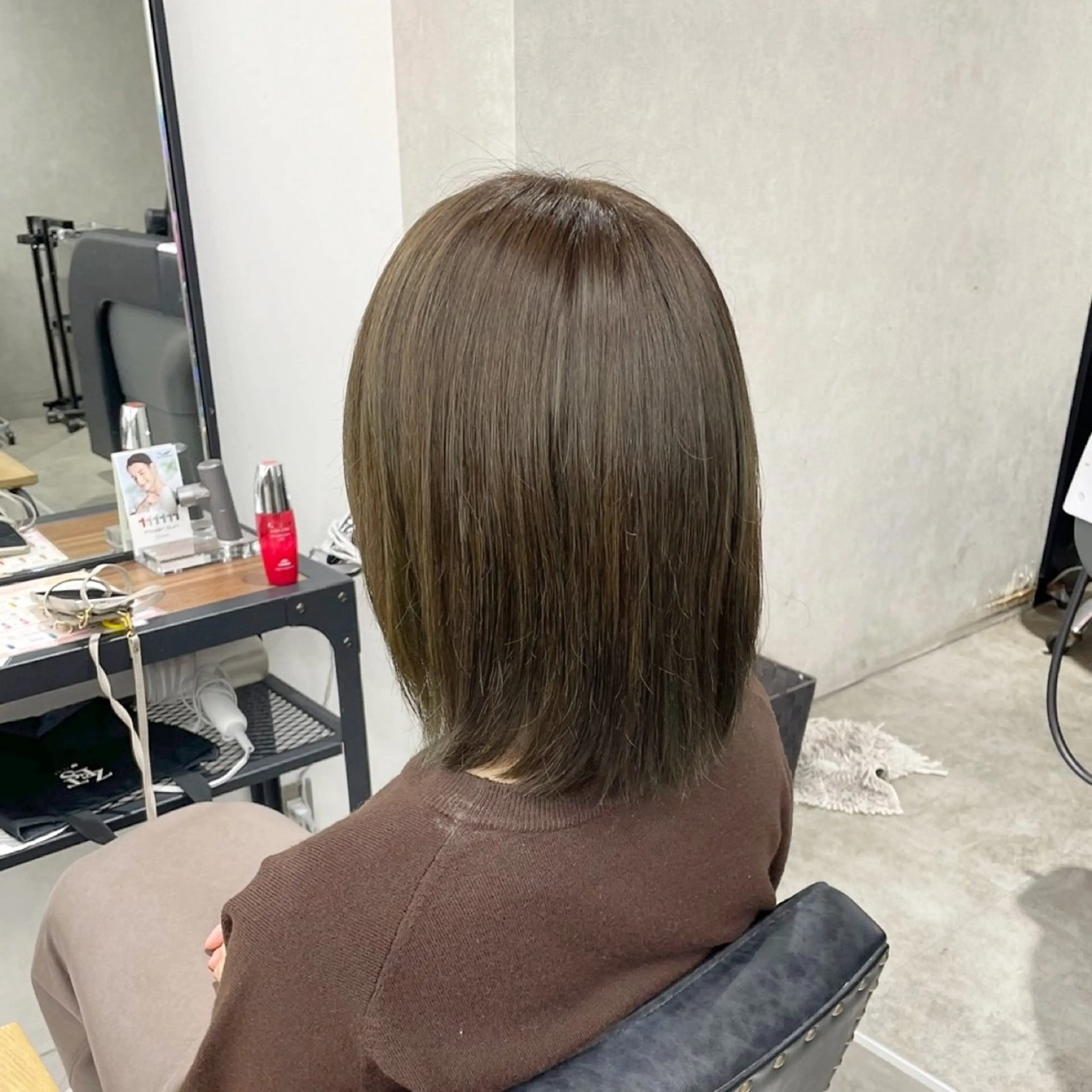 セミロング カラー パーマ ヘアアレンジ メンズ ブラウンカラー オリーブブラウン トリートメント mona/ ストレートスタイル✨のヘアスタイル