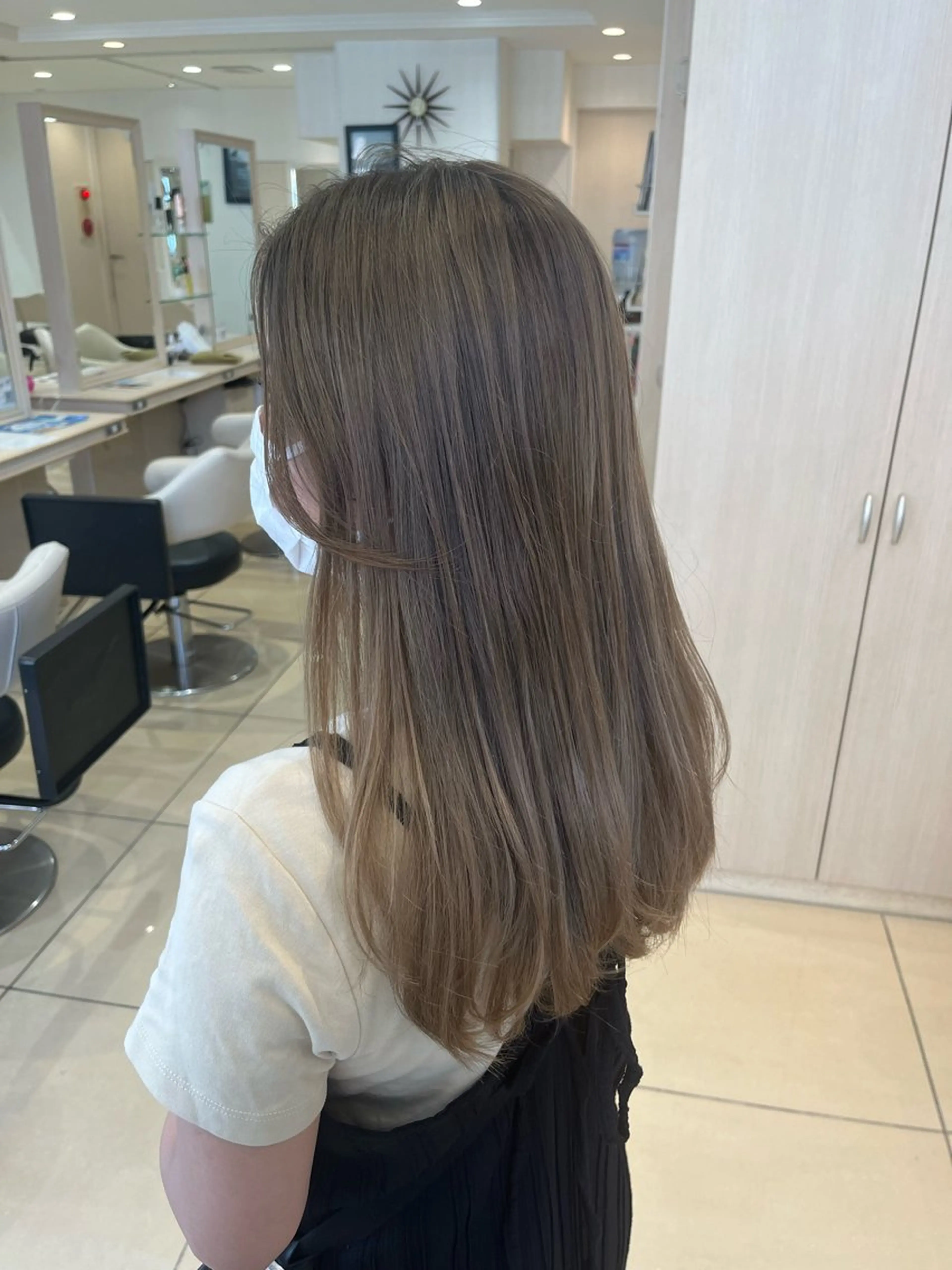 ロング 森野美咲🇰🇷 レイヤー/顔周りのヘアスタイル