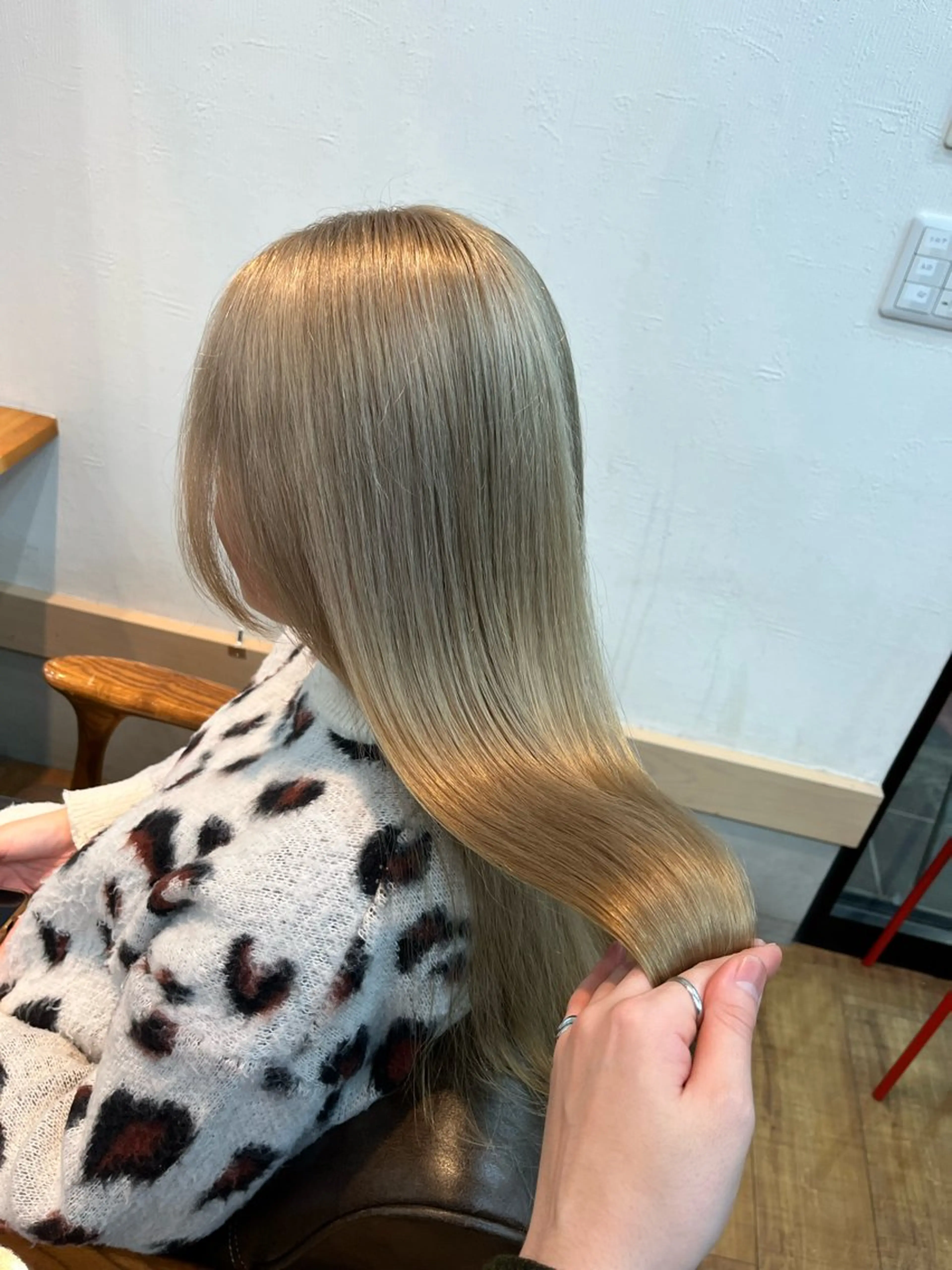 ロング カラー ダブルカラー インナーカラー 髪質改善 ヘアカラー トリートメント 🫧艶髪デザイナー 🫧白石航汰のヘアスタイル