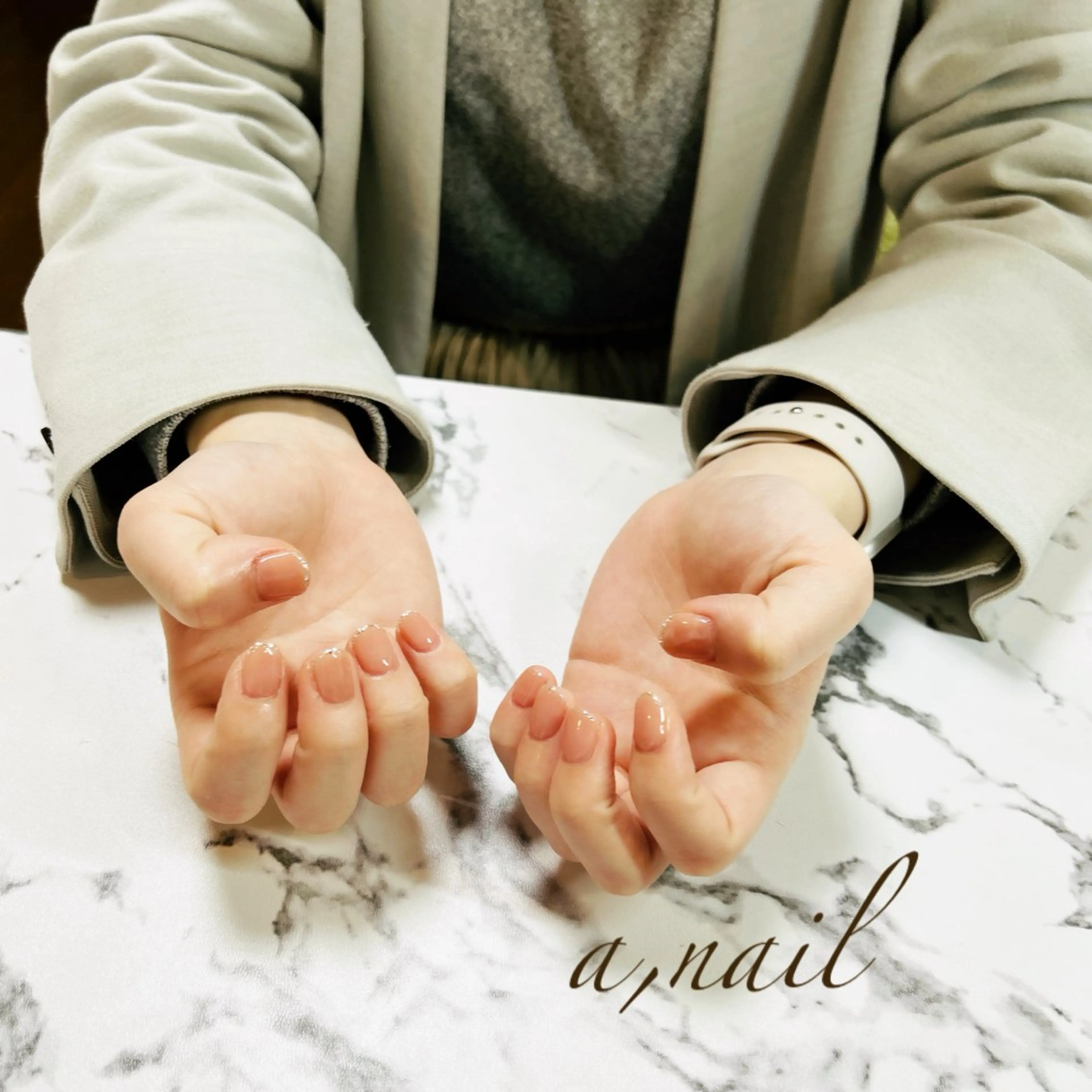 ネイル フレンチネイル ジェルネイル グラデーション ラメ(グリッター) オフィスネイル ハンドネイル ネイルサロン エーネイルのネイルデザイン