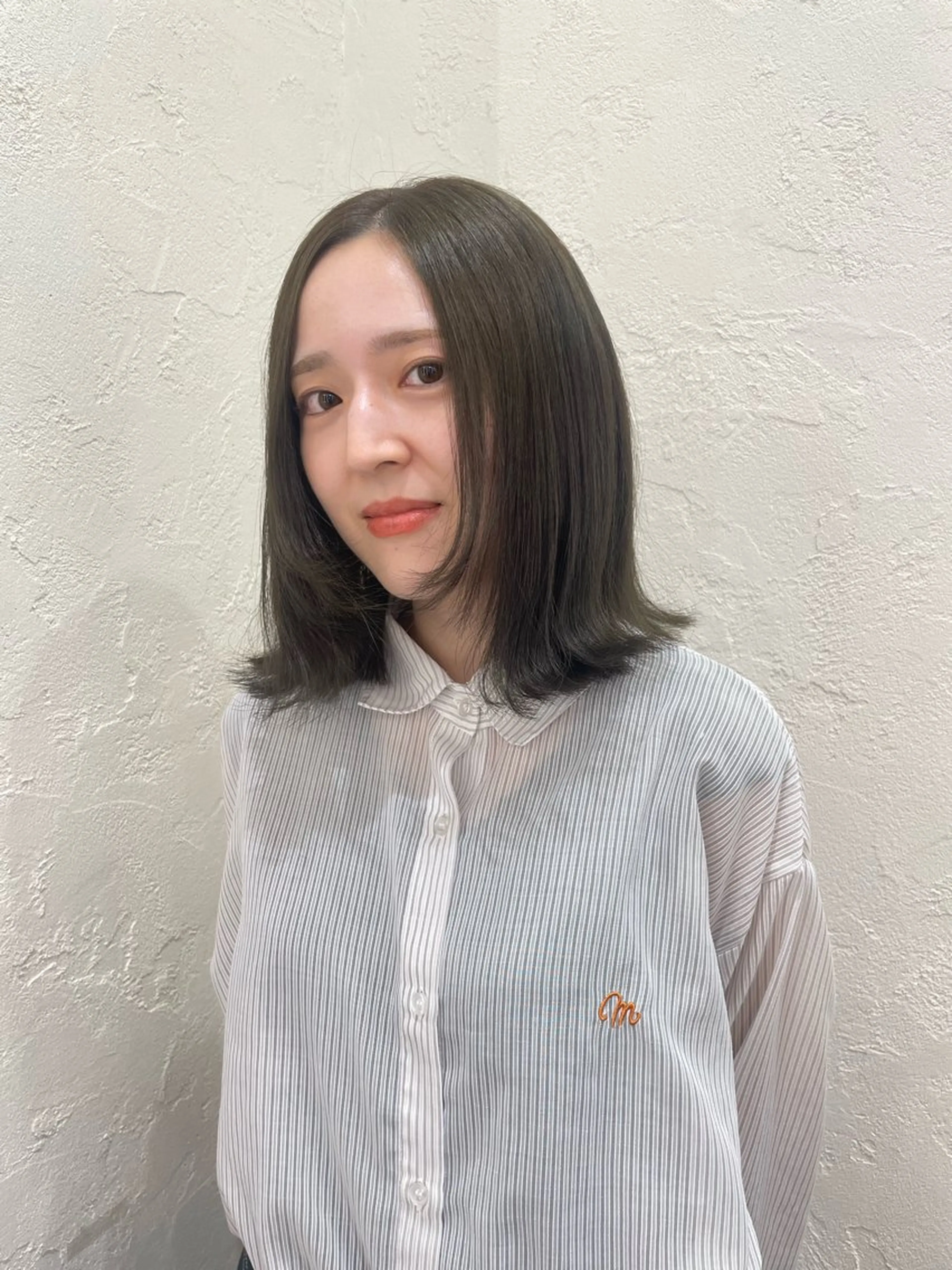 ミディアム 顔周りカット lift by mag所属・ユナ ナチュラル／透明感のヘアスタイル