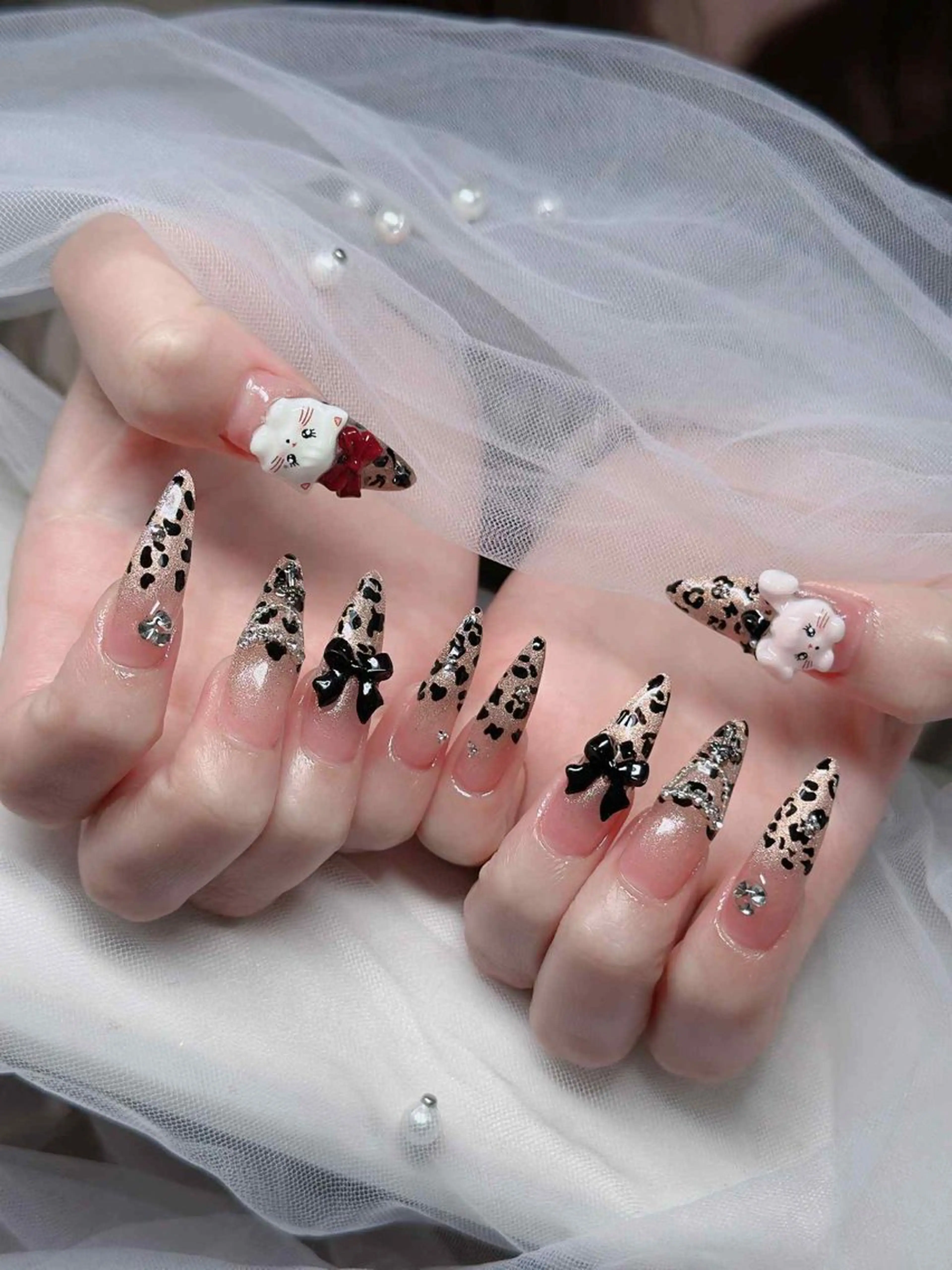 ネイル フレンチネイル ジェルネイル ガラスフレンチ ハロウィン ハート ハンドネイル H.baby Nail Salonのネイルデザイン