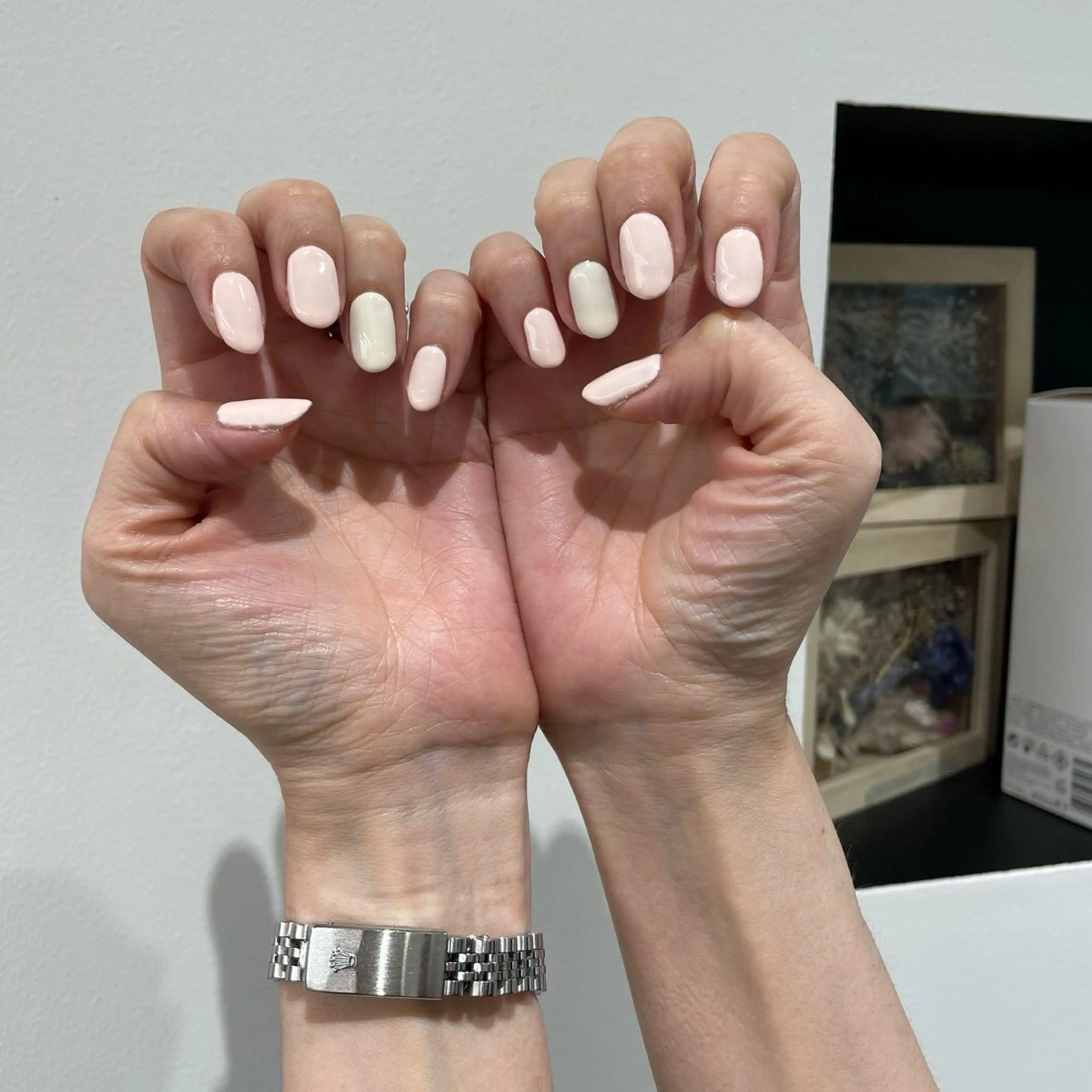 ネイル 似合わせカラー✩.* ハイトーン/リナのヘアスタイル