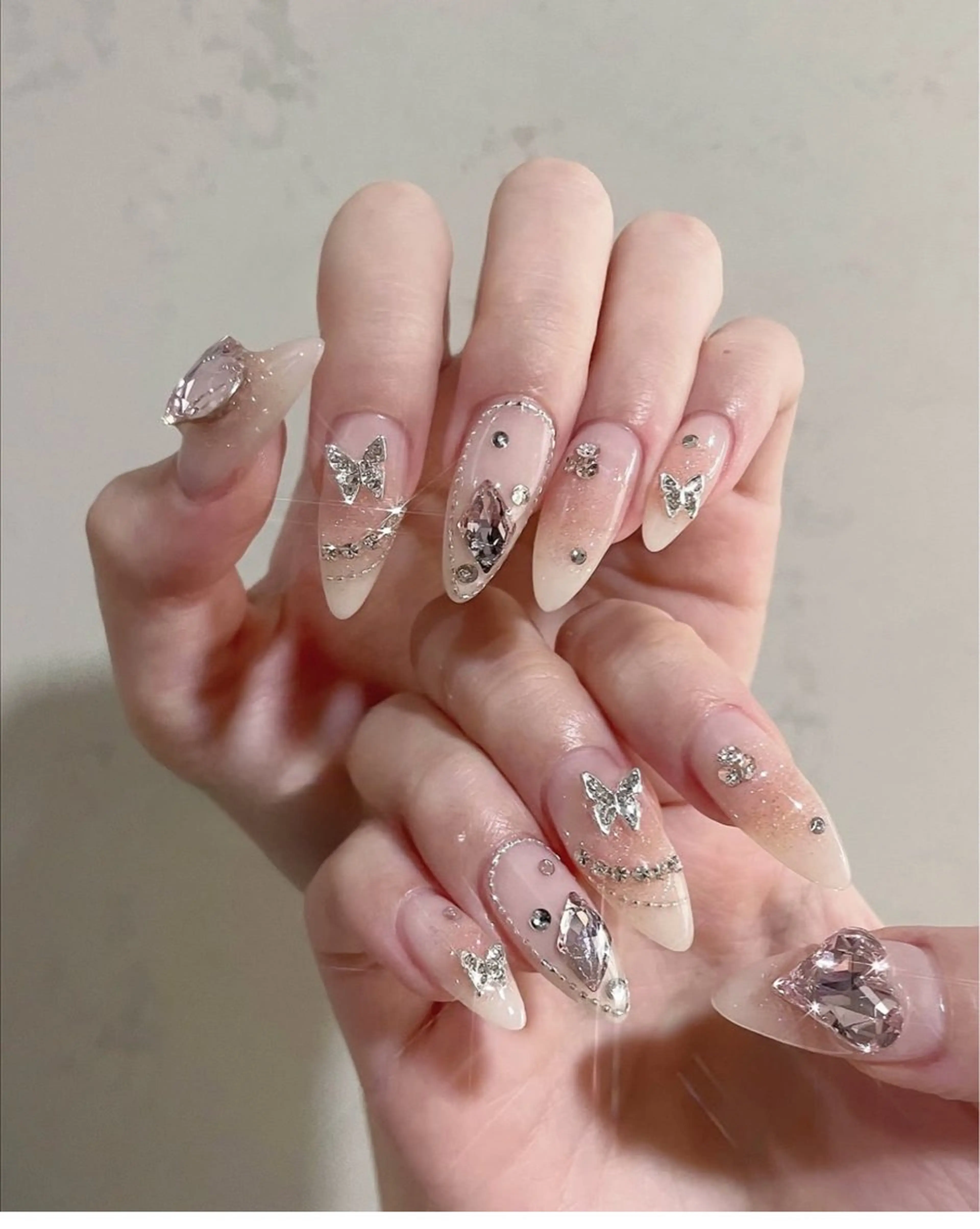 ネイル フラッシュネイル フレンチネイル グラデーション キラキラネイル 韓国ネイル ハンドネイル rina nailのネイルデザイン