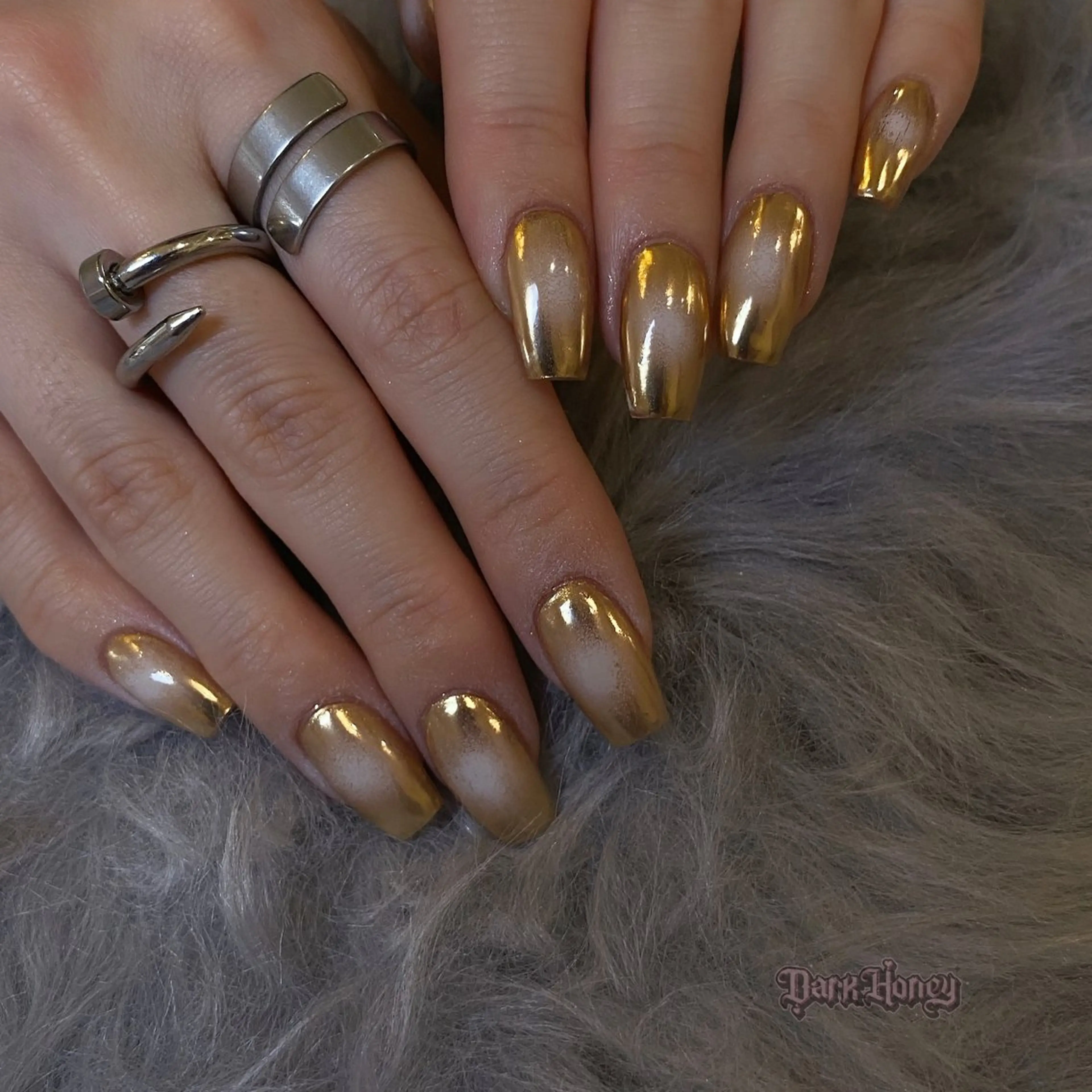 ネイル ハンドネイル Dark honey スカルプ専門原宿店のネイルデザイン