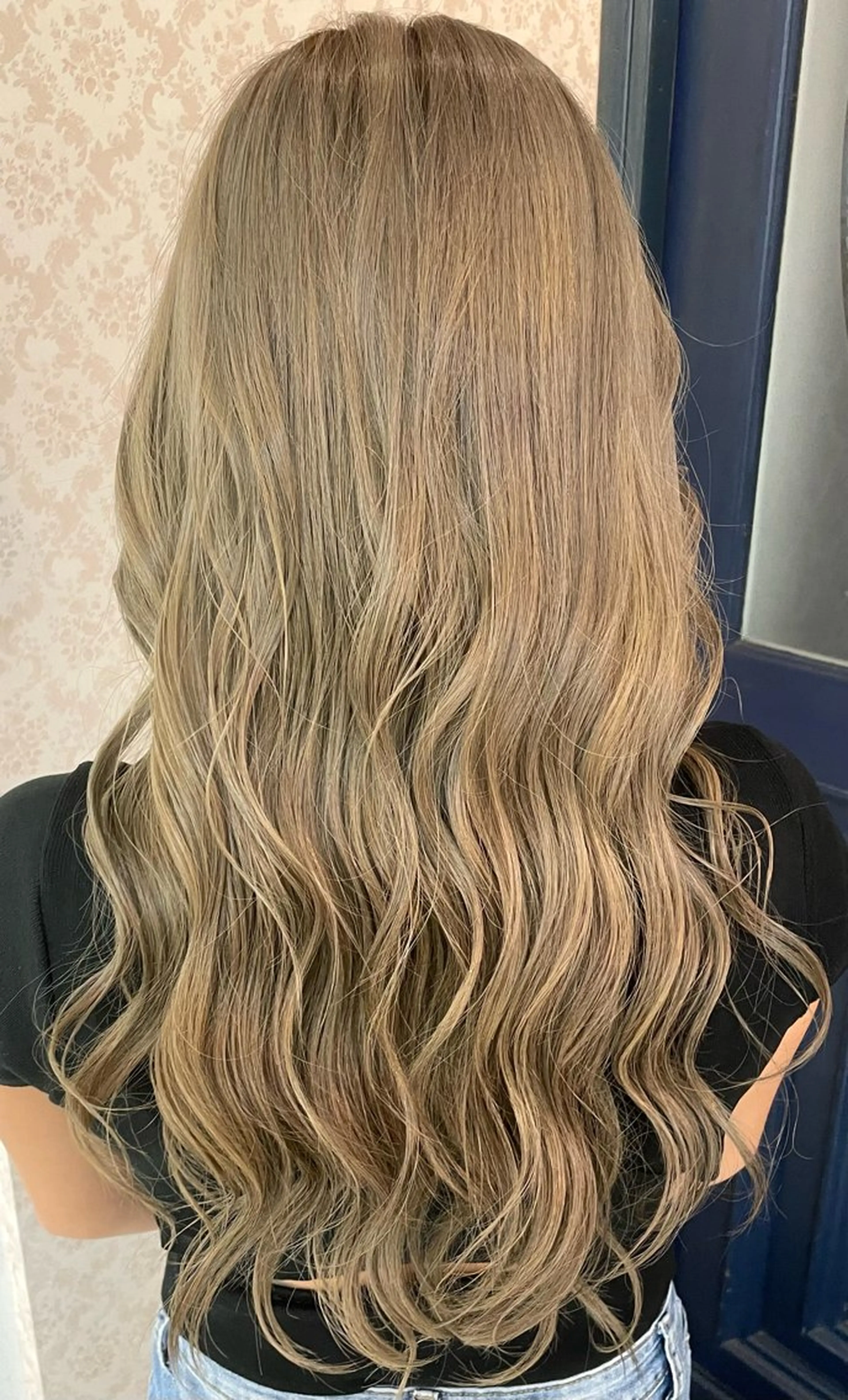 ロング ヒヨシ ルナのヘアスタイル