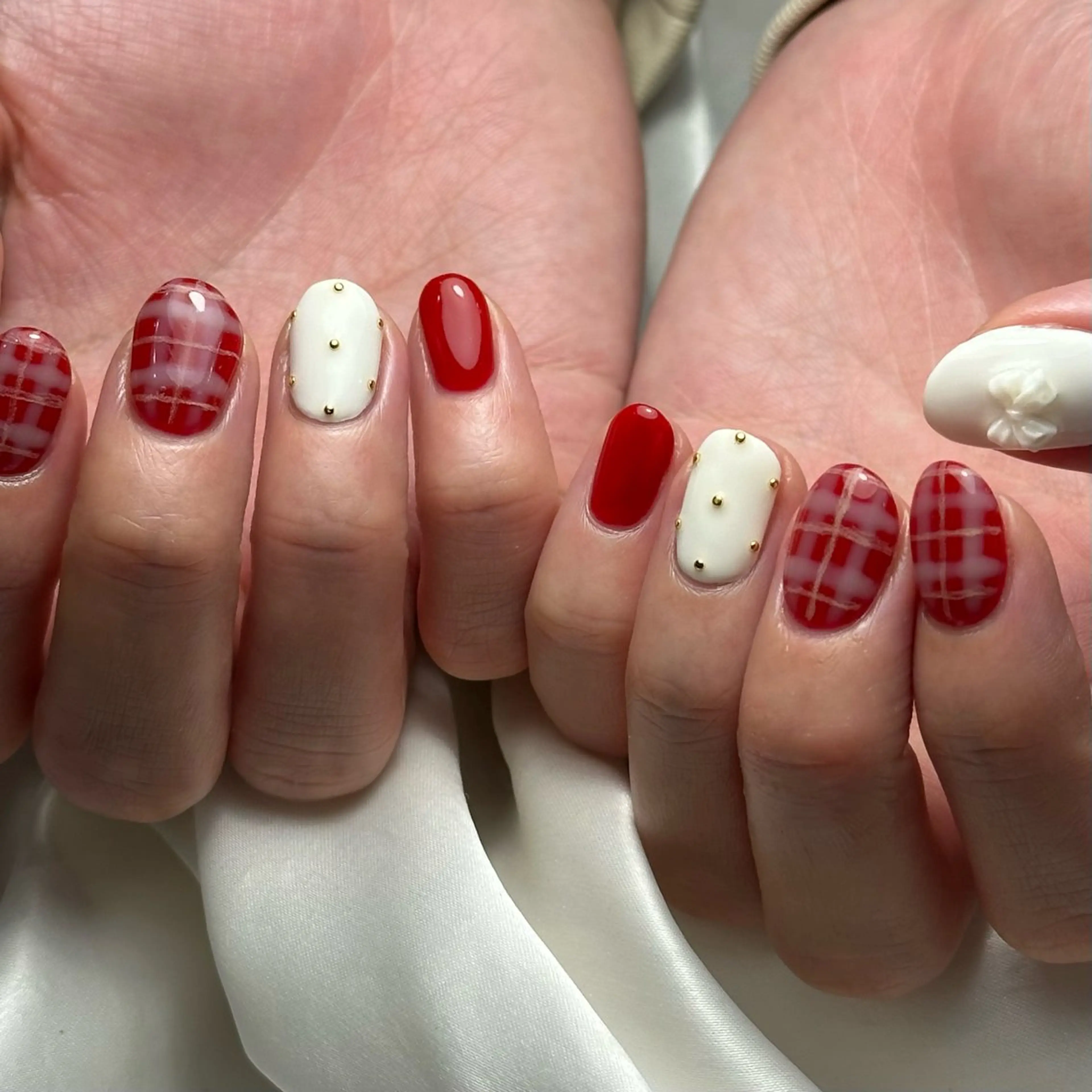 ネイル 赤色 冬ネイル クリスマス Ray nail natsu🎀のネイルデザイン