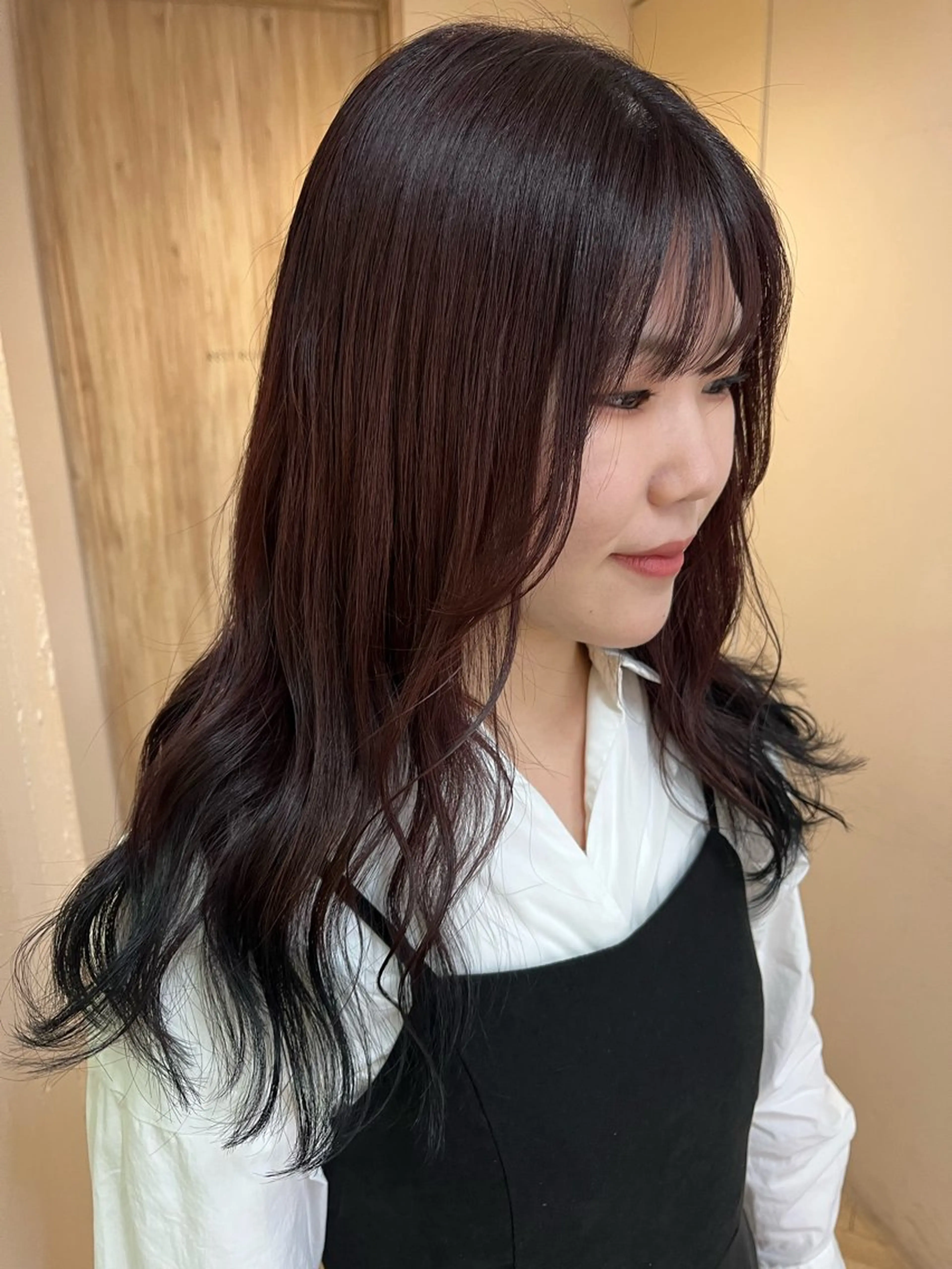 セミロング カラー 黒髪 カシス レッドカラー トリートメント カット ヘアカラー トリートメント 透明感カラー/ 髪質改善/着付けのヘアスタイル