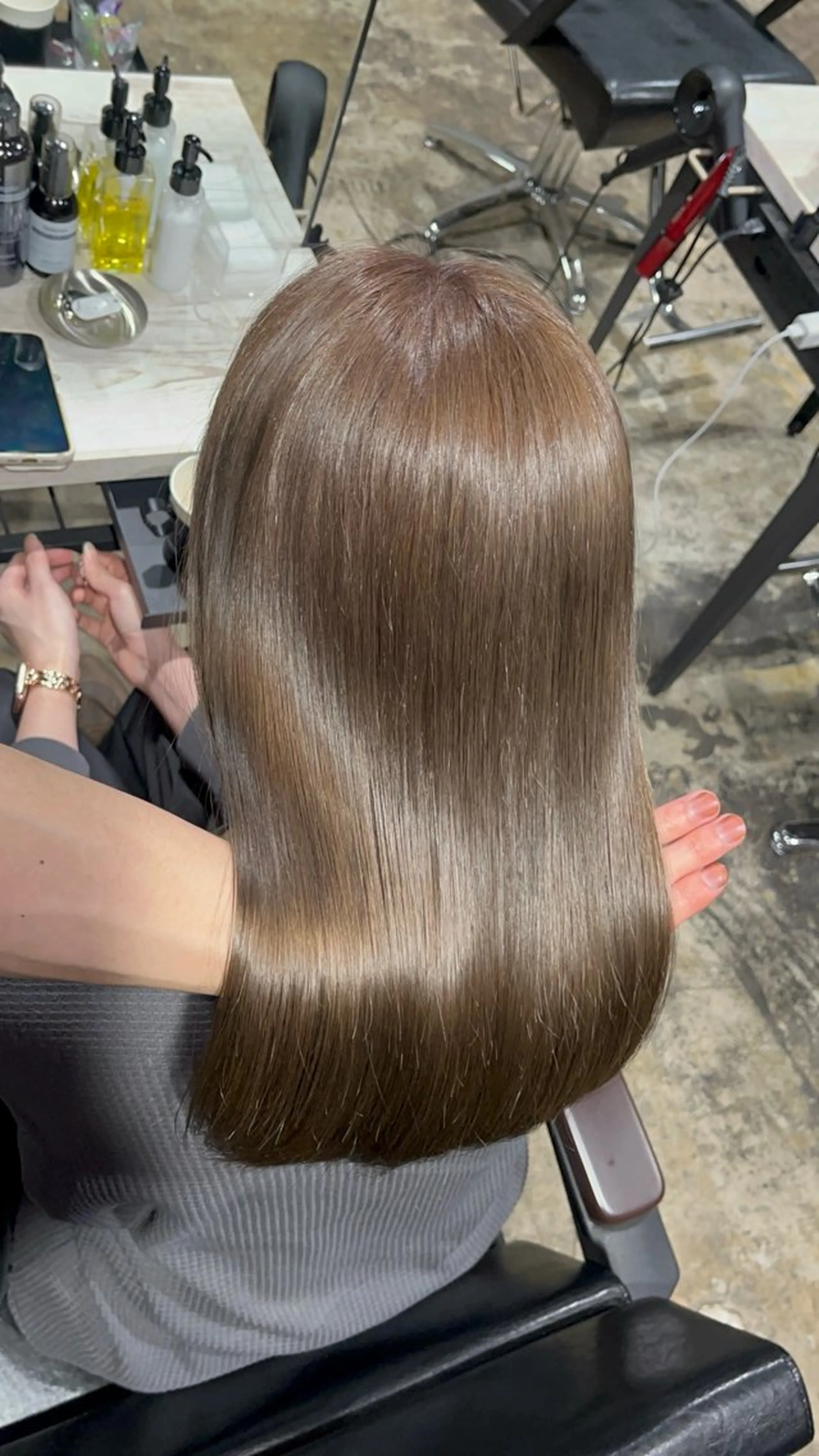 カット＋ブリーチなしダブルカラー＋1ステップトリートメントの写真