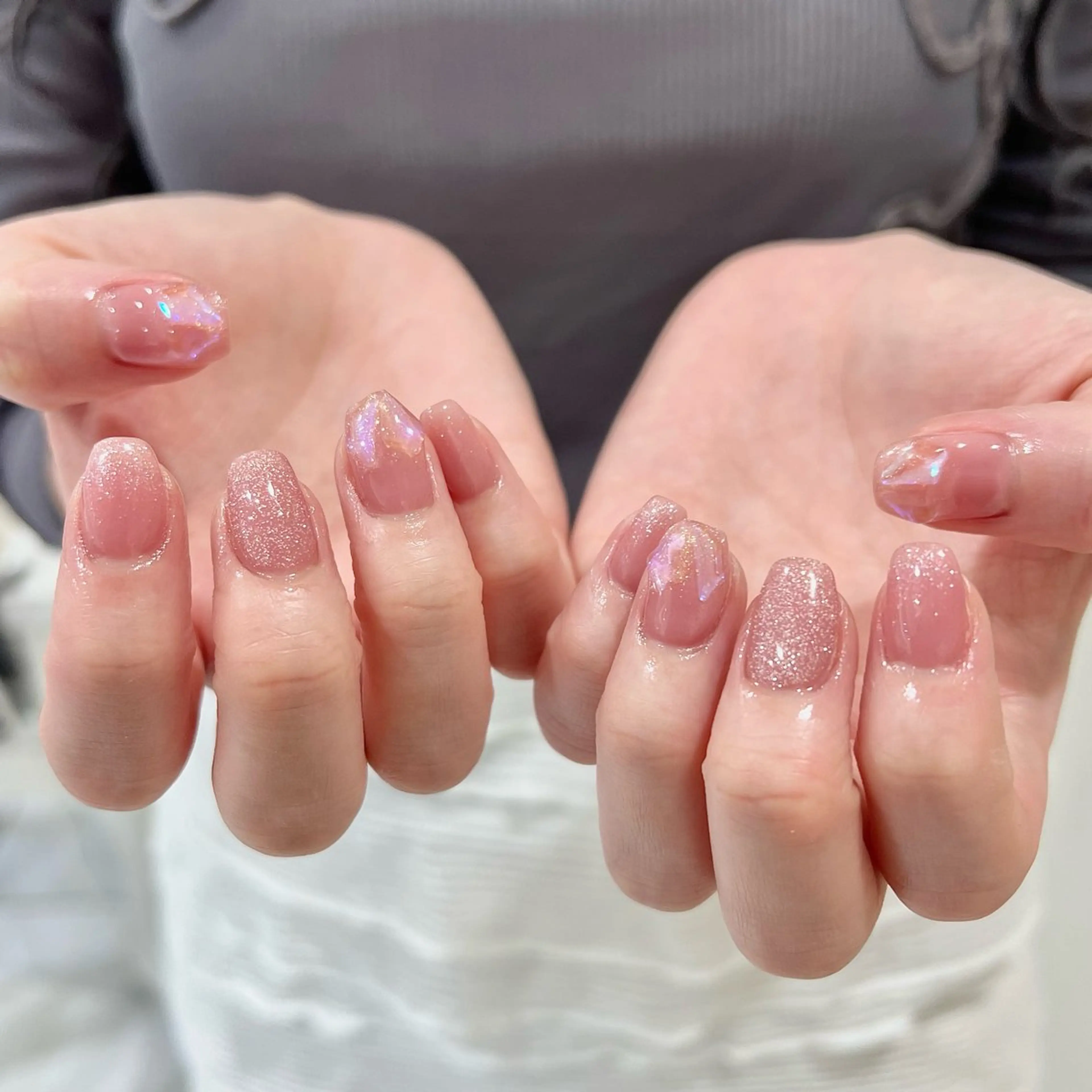 ネイル ハート ストーンネイル ハンドネイル 🎀チーク/ちゅるん 🫧chisa🎀のネイルデザイン