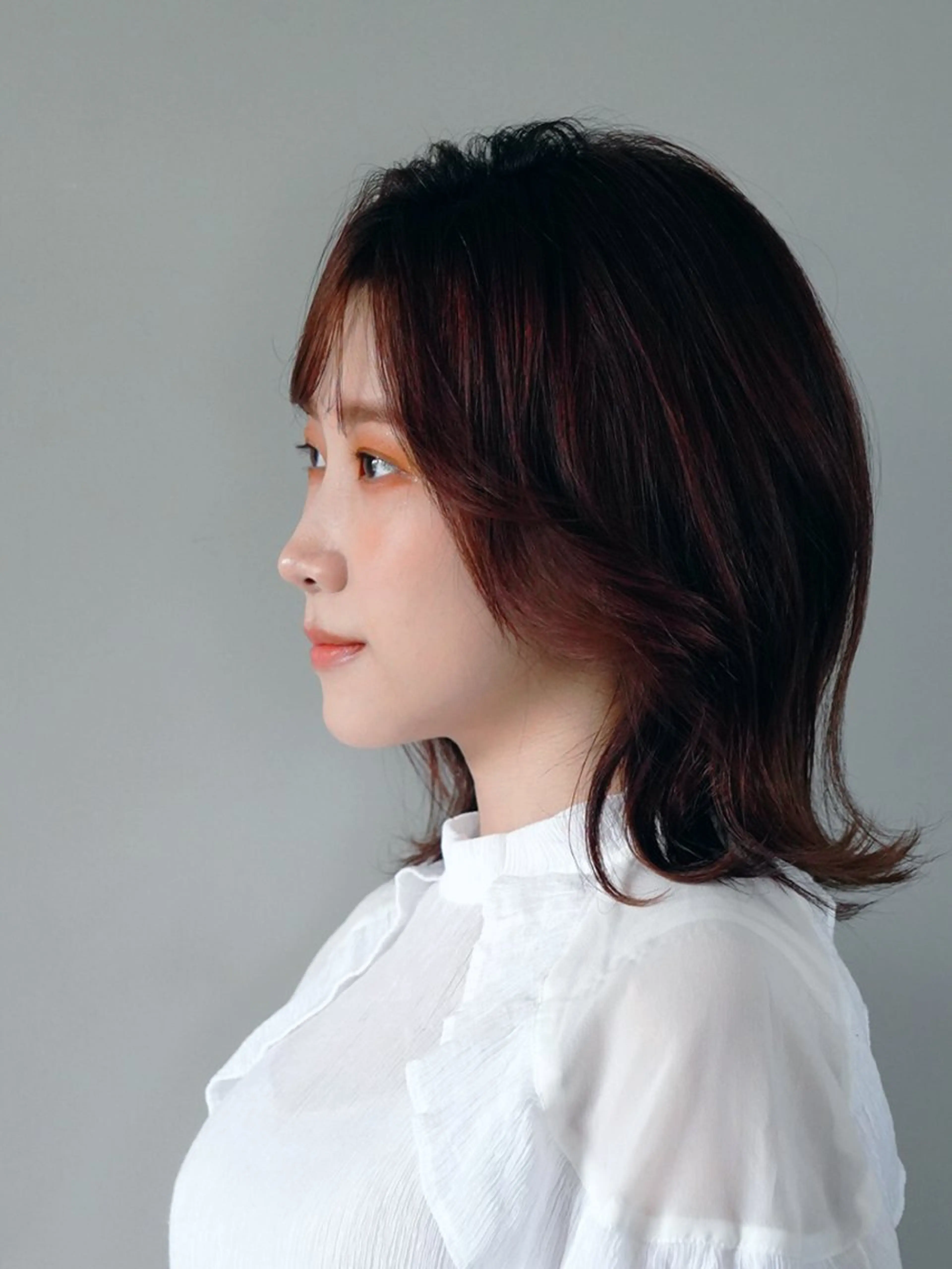 ミディアム カラー ブリーチ 透明感カラー ダブルカラー ブリーチなしカラー 顔まわりレイヤー 大人レイヤー& 透明感カラー💄のヘアスタイル