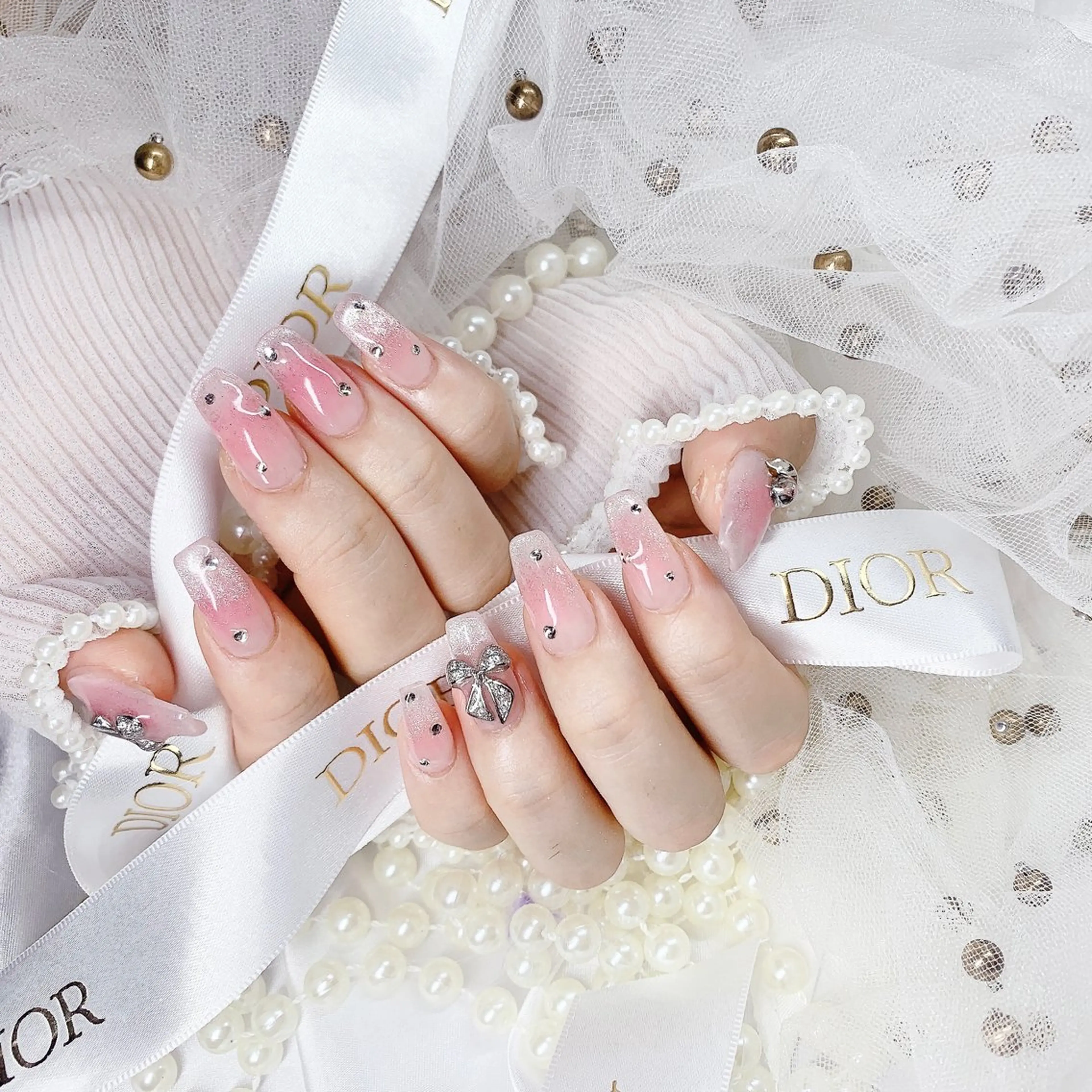 ネイル オーロラネイル 成人式 フットネイル 韓国ネイル ロングネイル Yudia🦋 azuのネイルデザイン