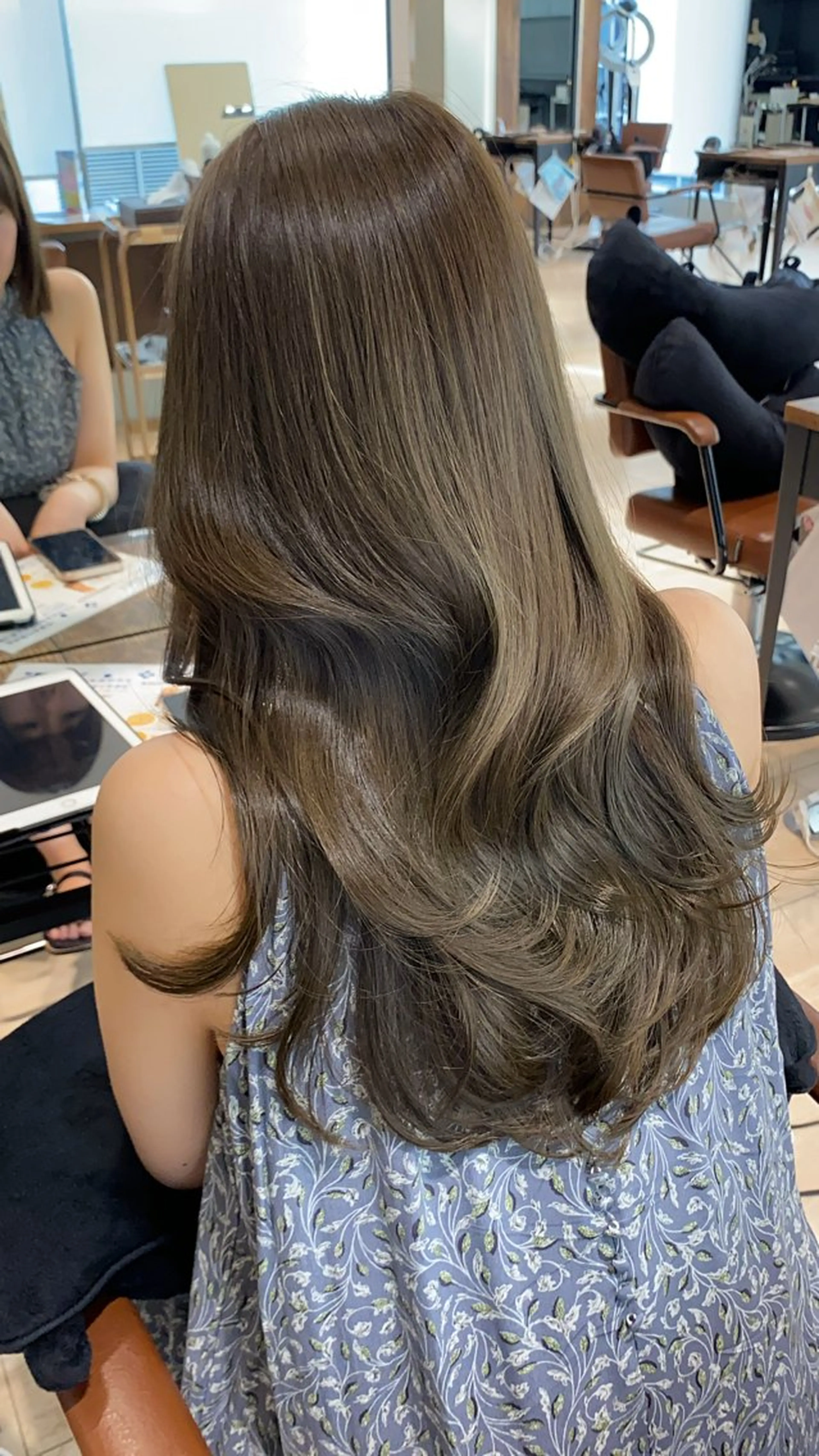 ミディアム カラー ヘアアレンジ カット ヘアカラー トリートメント 最小顔周り&レイヤー 特化/池袋/kokiのヘアスタイル