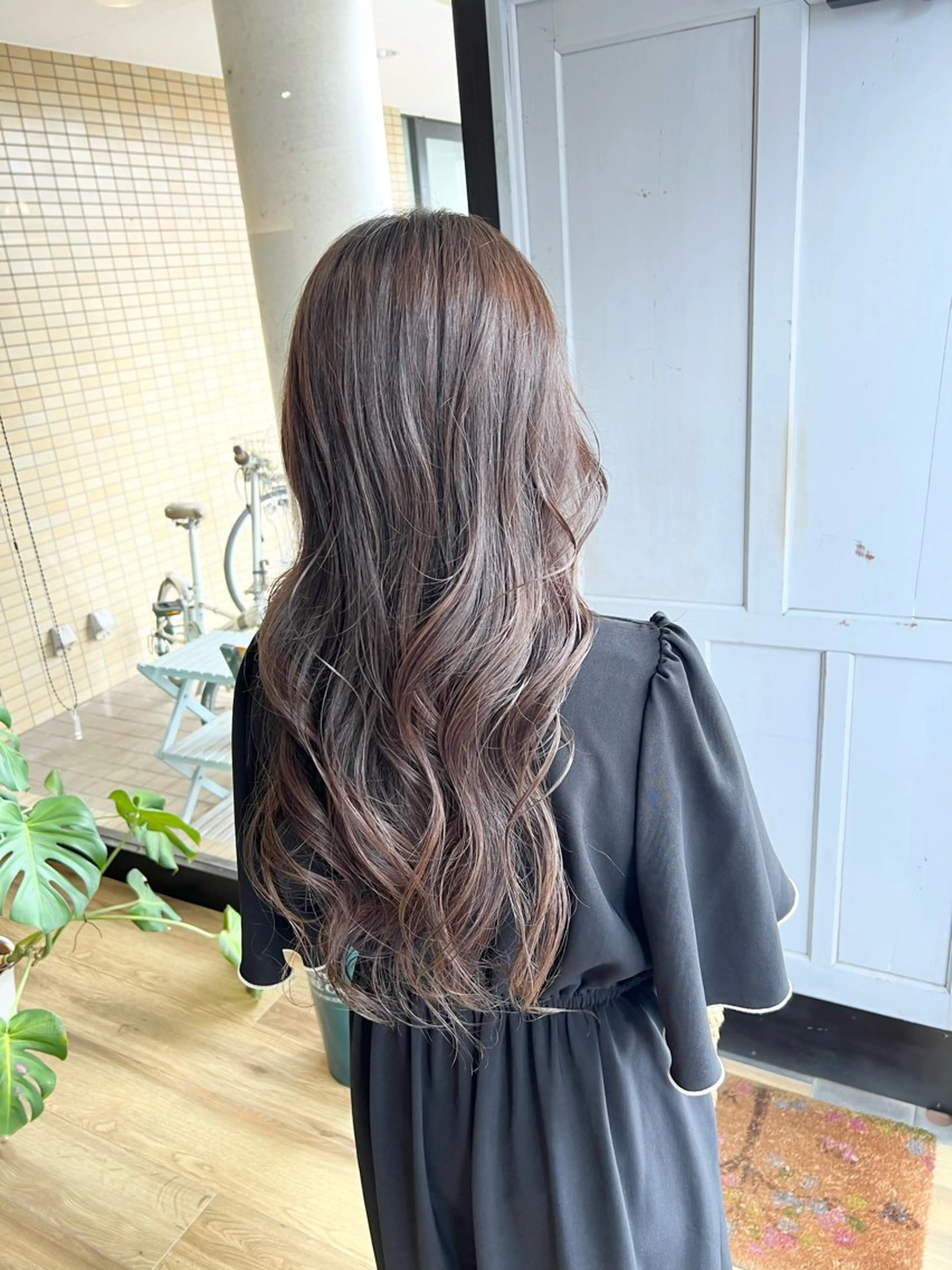 ロング カラー グレージュ ヘアカラー トリートメント 堀 望美のヘアスタイル