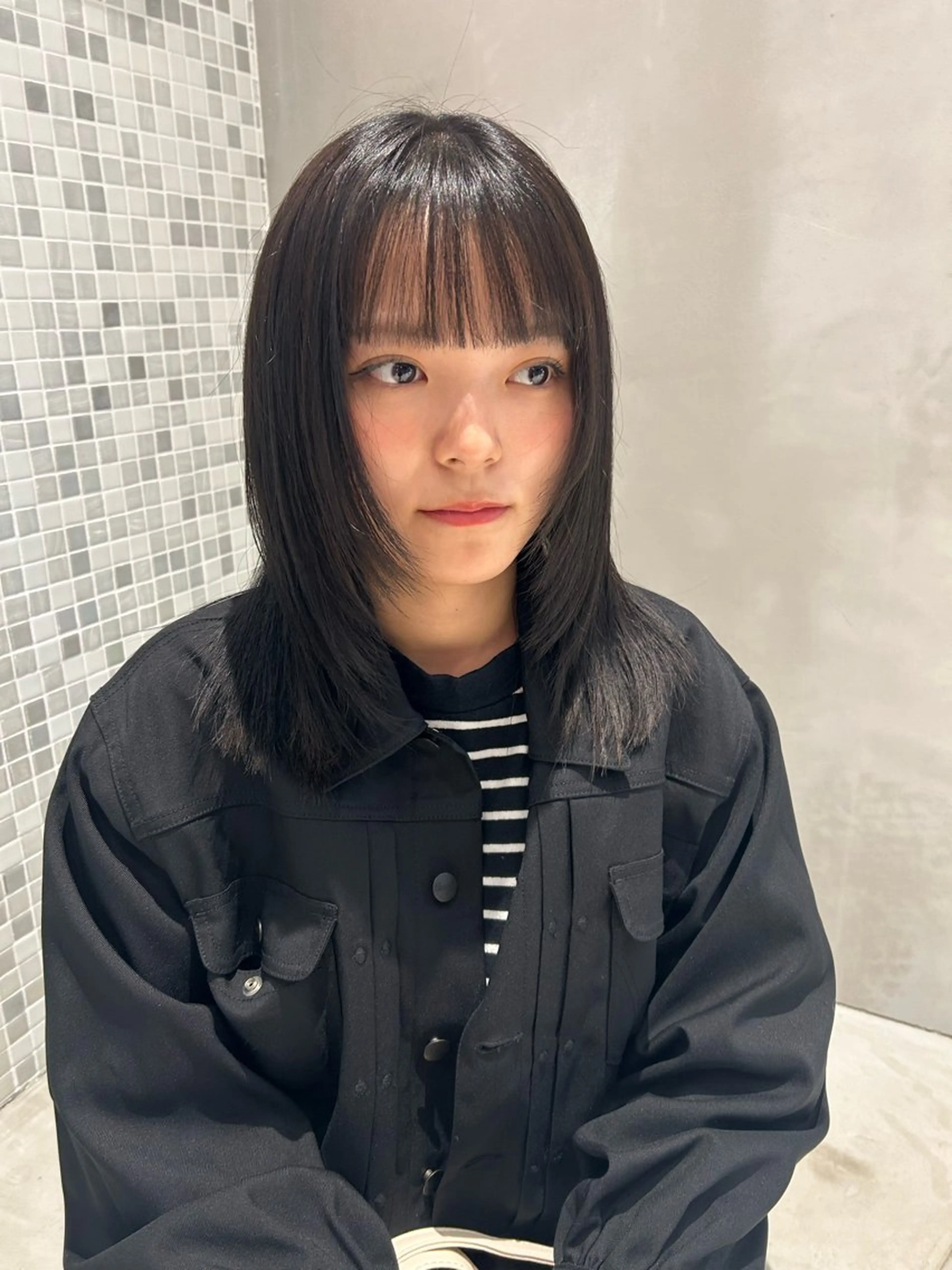 ミディアム カラー 顔まわりレイヤー レイヤーカット カット ヘアカラー 透明感カラー🫧 nanohaのヘアスタイル