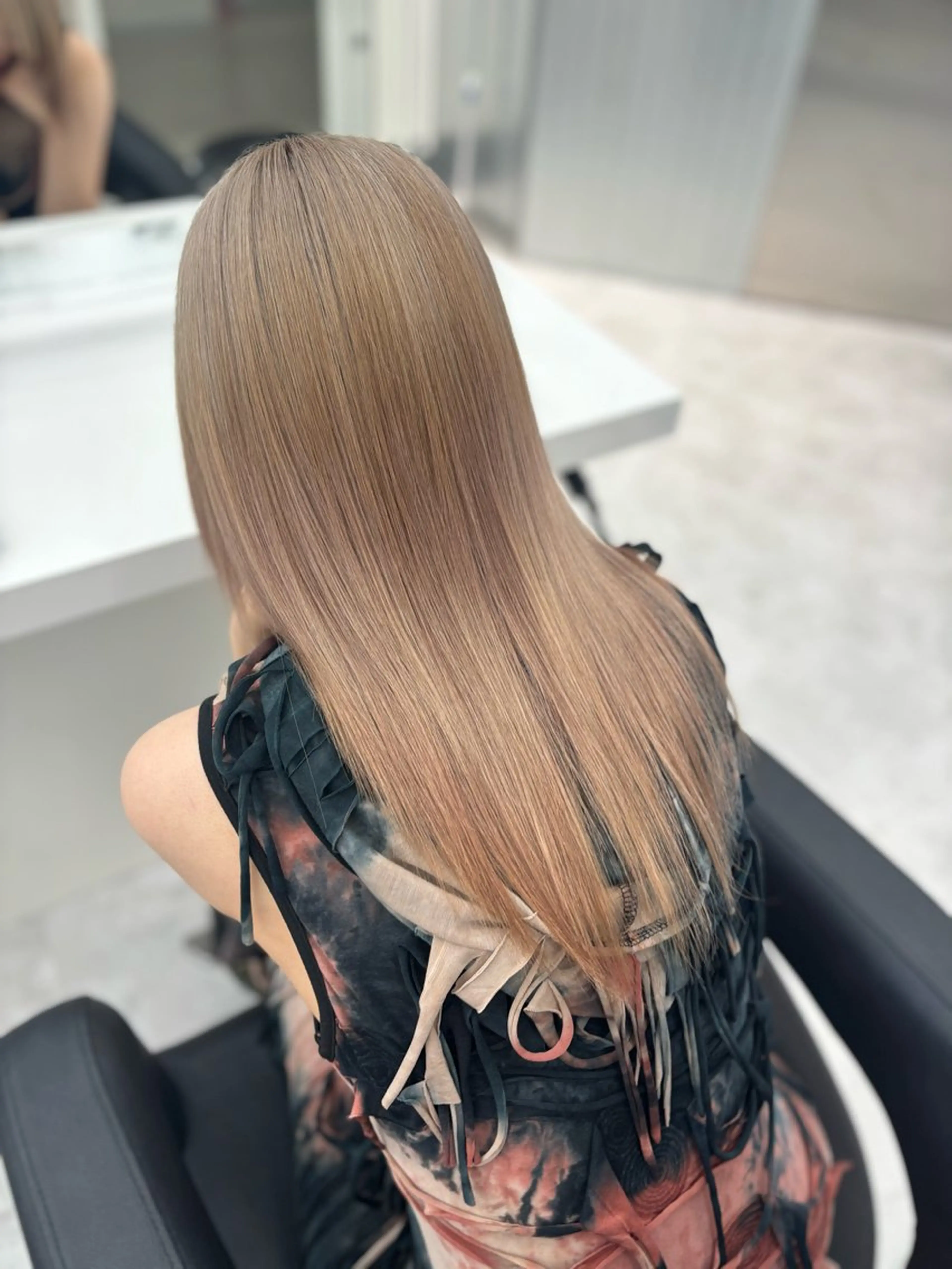 ロング カラー モテ髪💕ハイトーン ベージュ yuriaのヘアスタイル