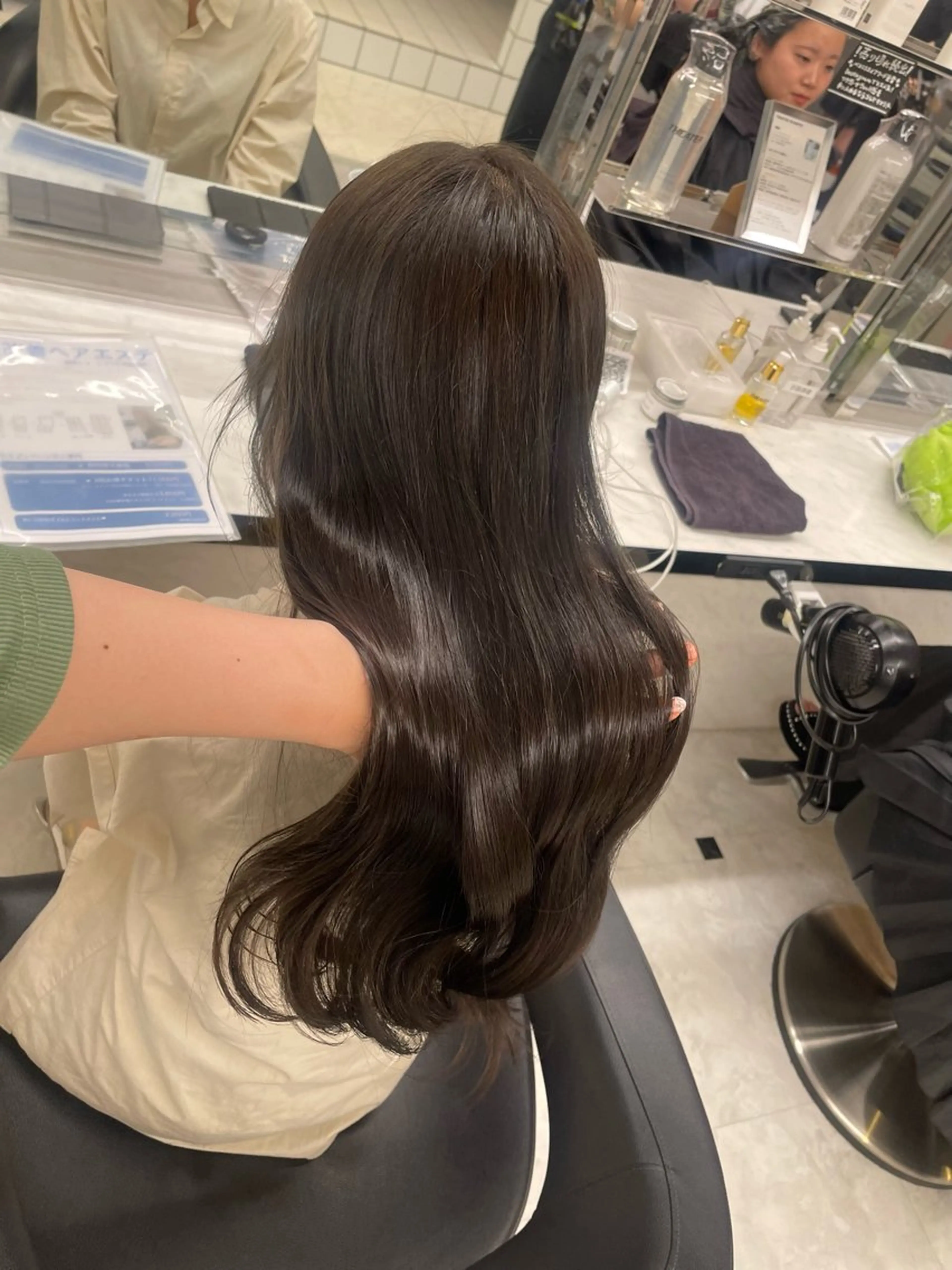 セミロング カット 縮毛矯正 うる艶トレンドヘア 🕊️上野BABYのヘアスタイル