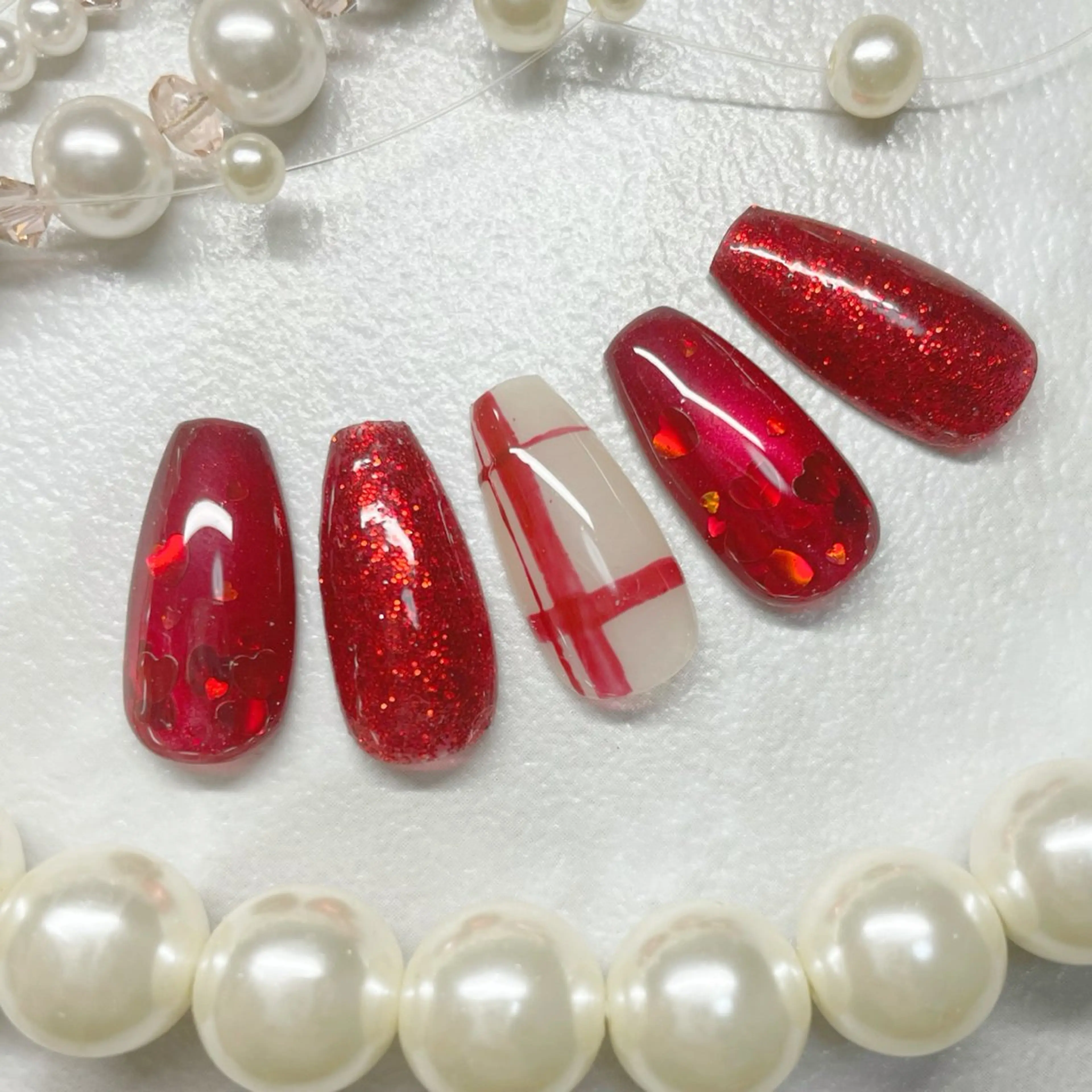 ネイル ハート ラメ(グリッター) マグネットネイル 赤色 バレンタイン ハンドネイル nailsalon SANANAILのネイルデザイン