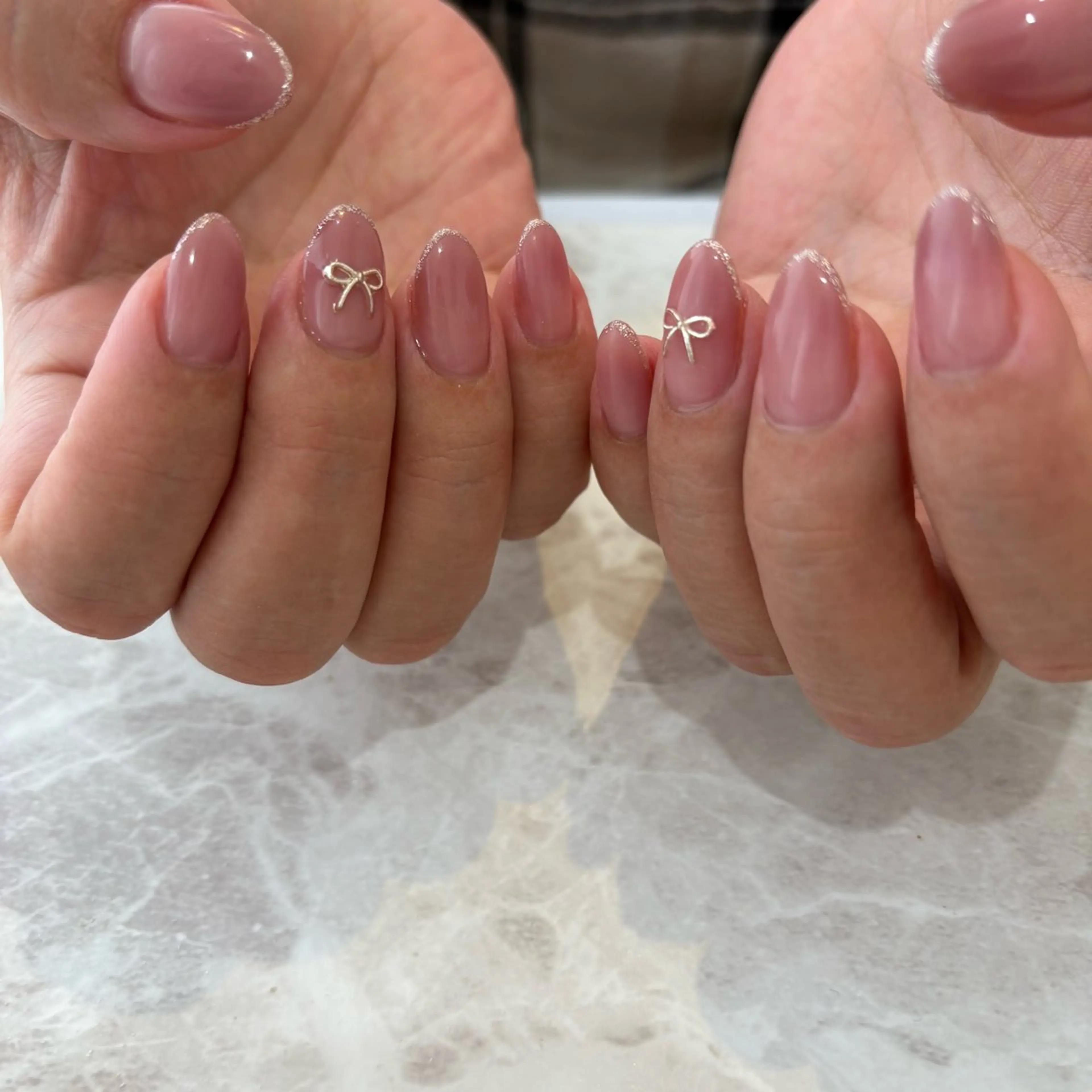 ネイル グラデーション ラメ(グリッター) ハンドネイル private salon magique所属・Rina🫧 大阪/福島のネイルデザイン