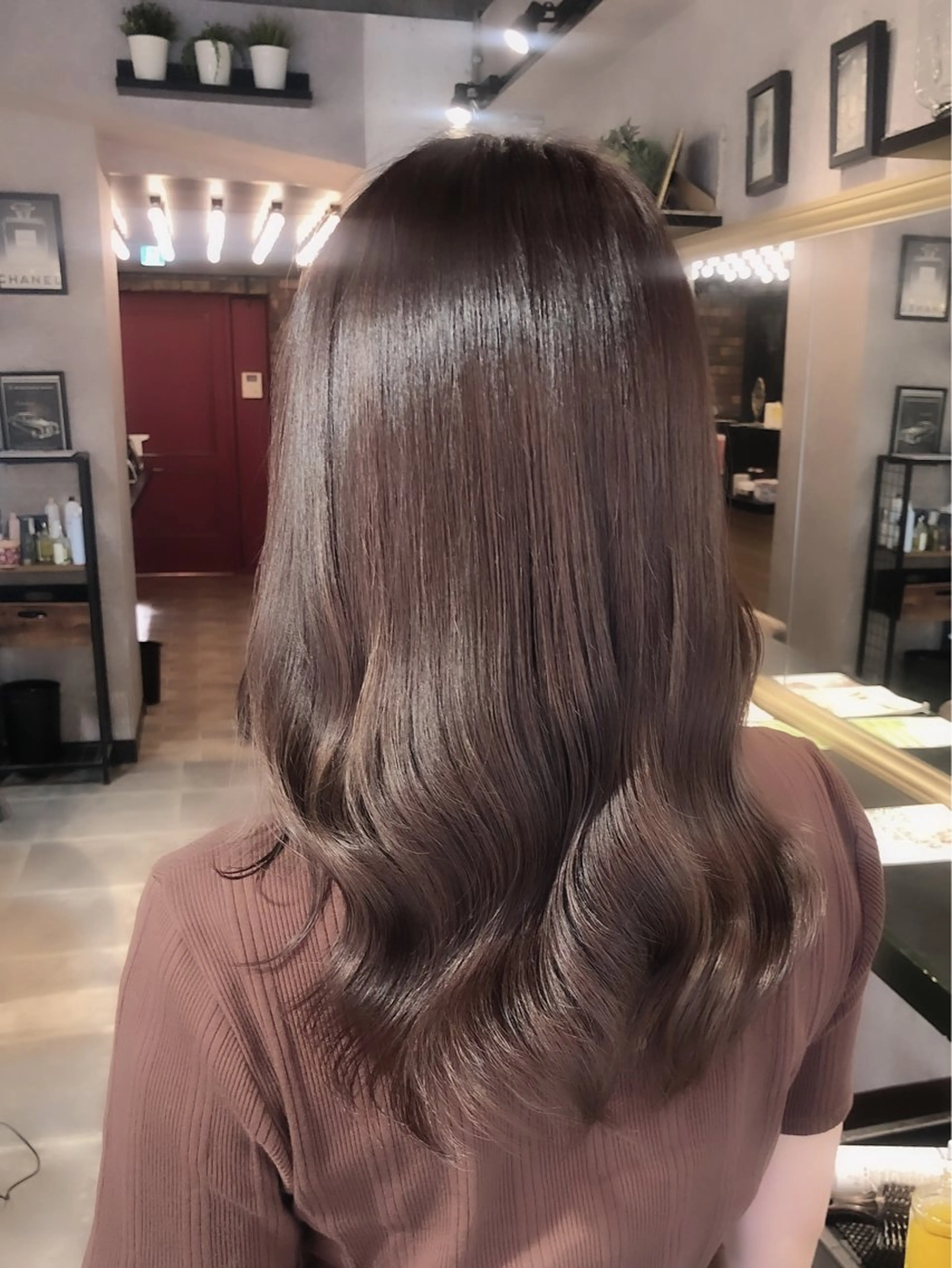 ミディアム 髪質改善 カット ヘアカラー トリートメント 🫧縮毛矯正/ウルフ /レイヤー/白倉のヘアスタイル