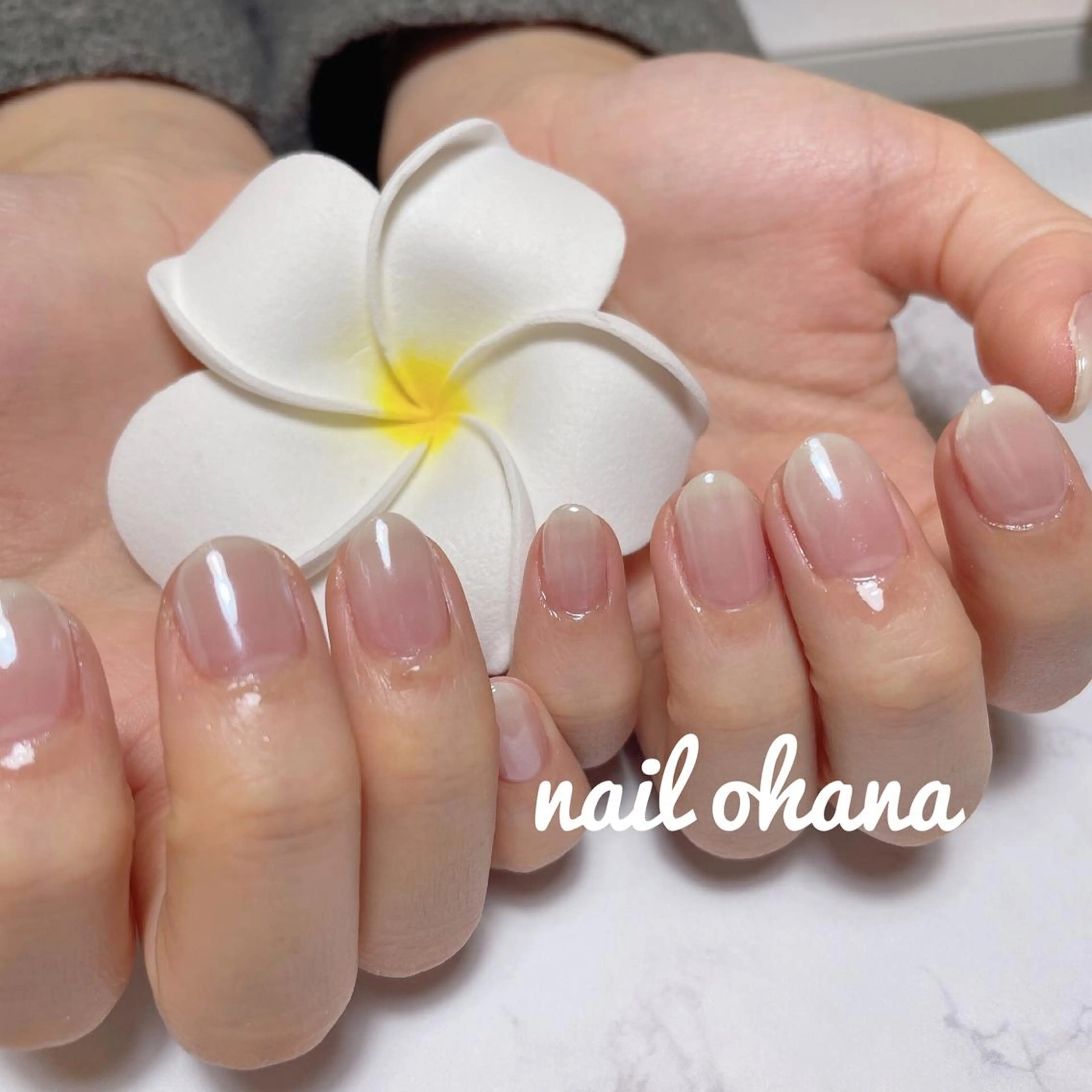 ネイル ジェルネイル グラデーション ミラーネイル 持ち込み オフィスネイル ハンドネイル 那覇🏝️台湾人 ネイリストSHIUのネイルデザイン