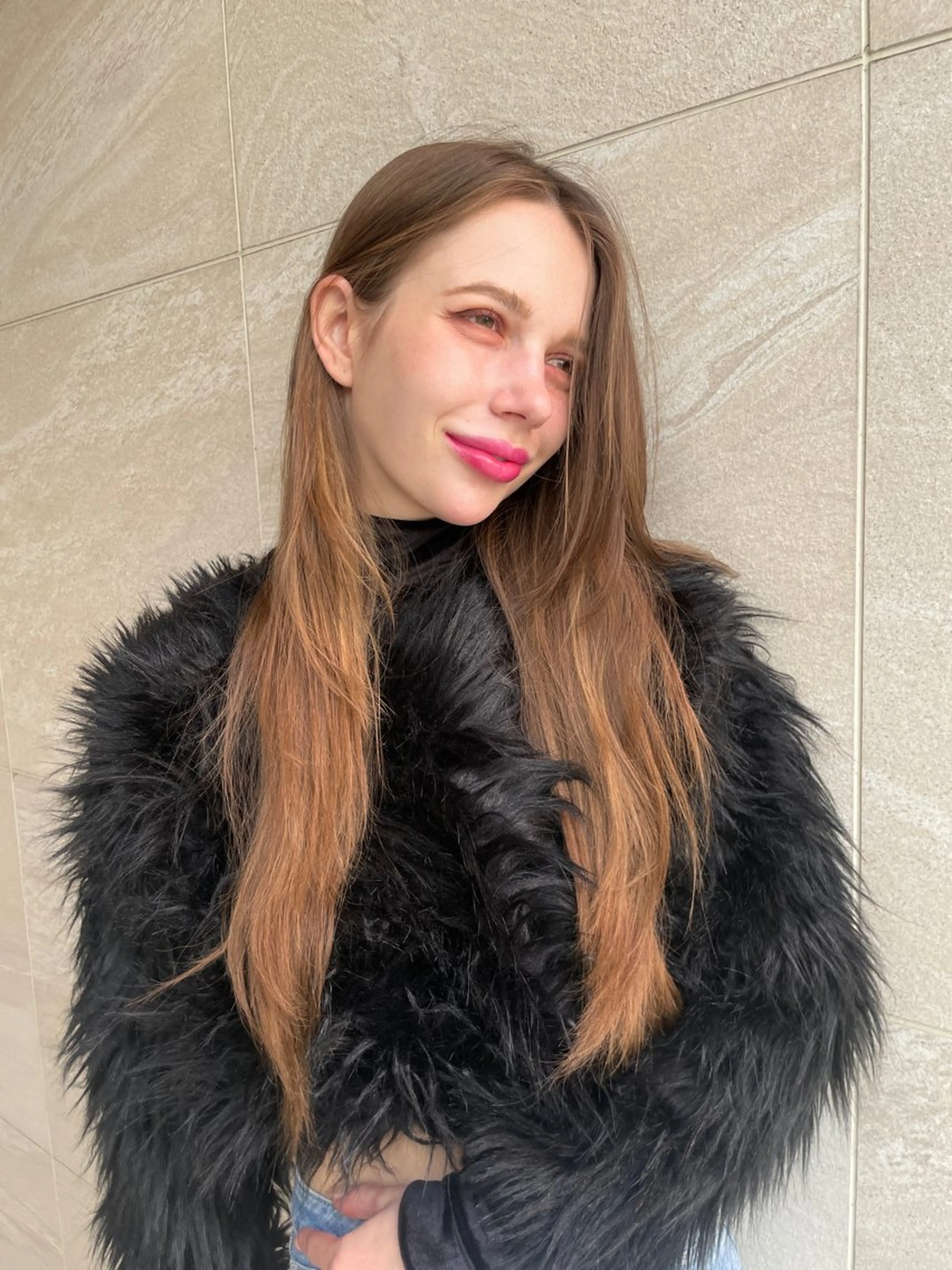 ロング レイヤーカット 海外レイヤー/赤み 消しカラー/上原聖奈のヘアスタイル