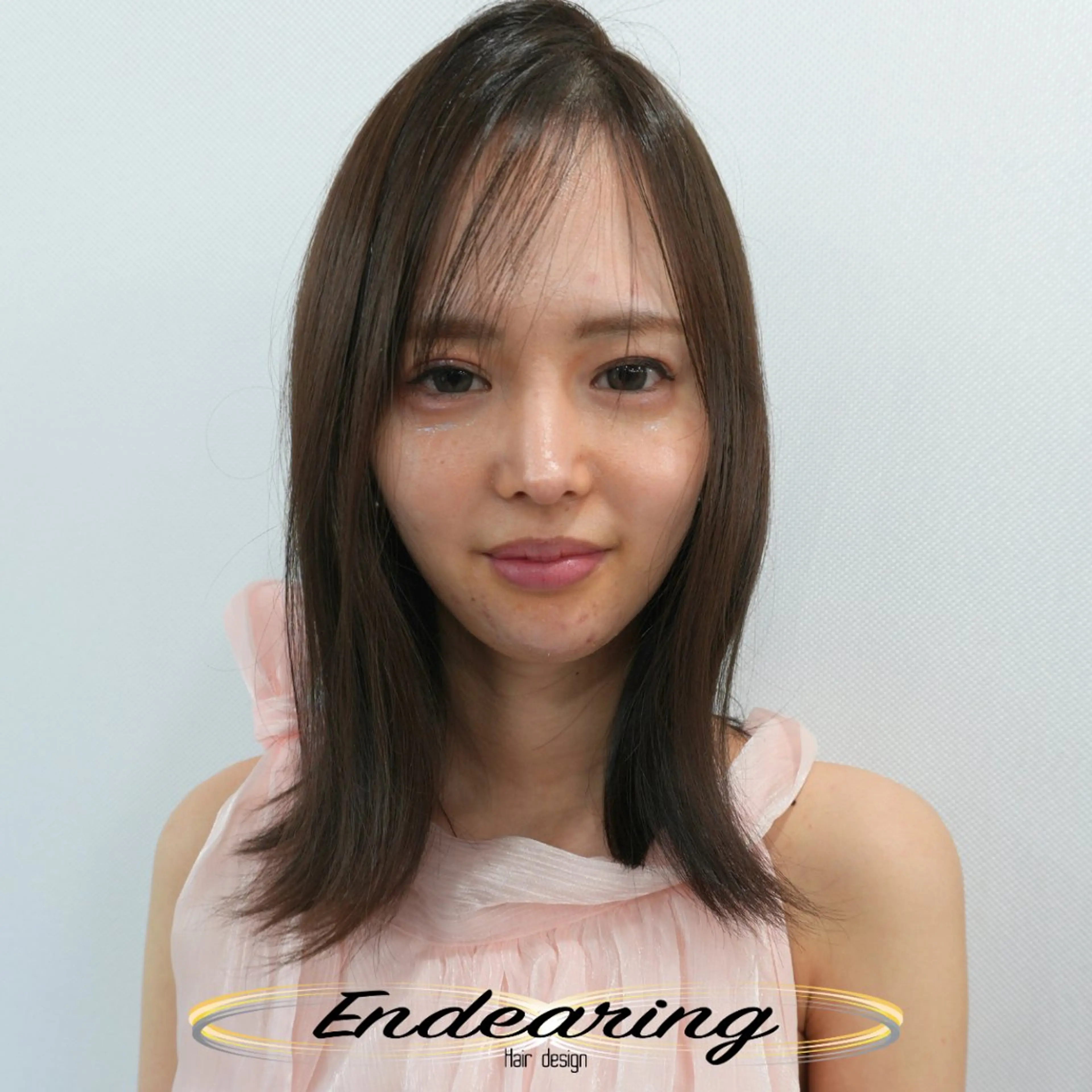 セミロング アッシュ 外ハネヘア カット ヘアカラー Endearing 銀座/レイヤーカットのヘアスタイル