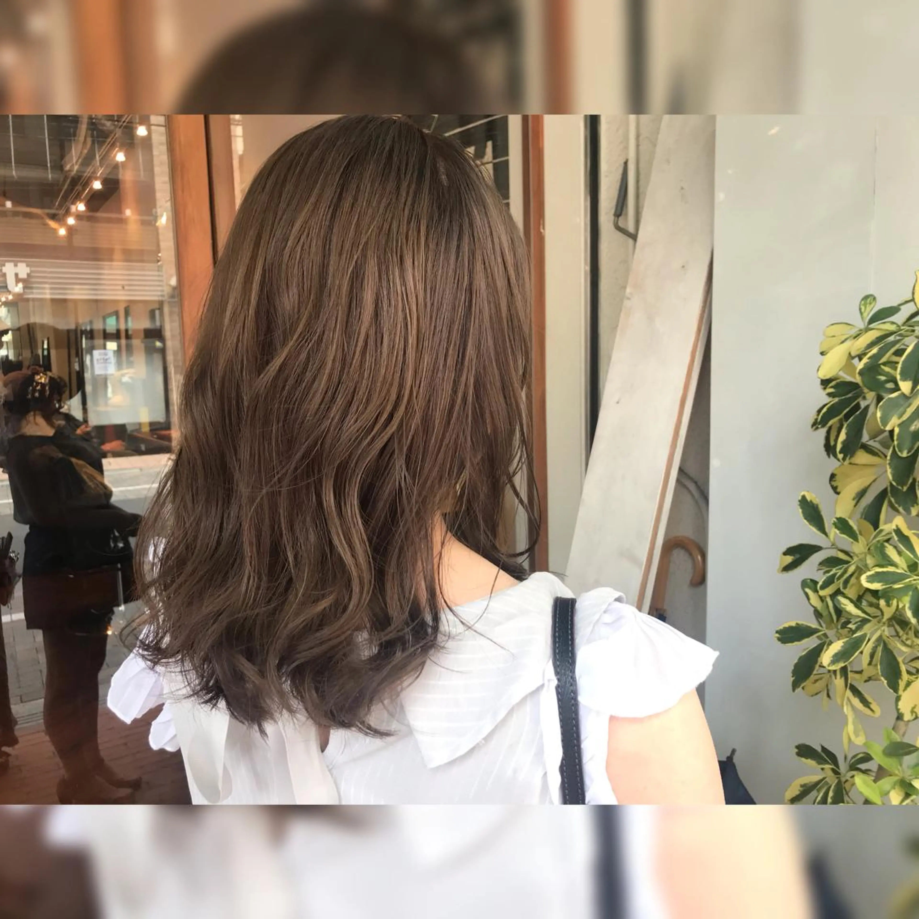 セミロング カラー マイ 【川口】のヘアスタイル