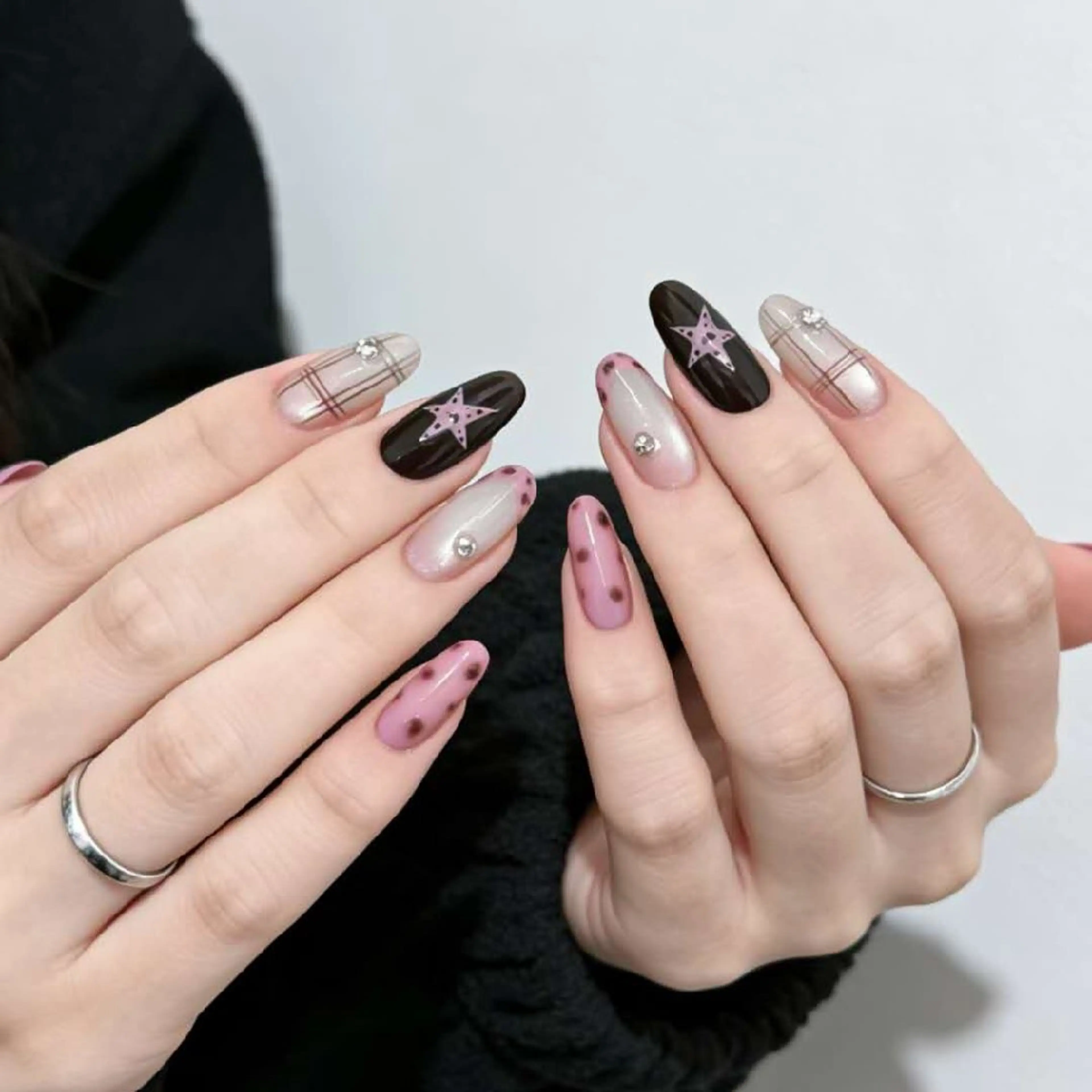 ネイル 小島 阿佑美のネイルデザイン