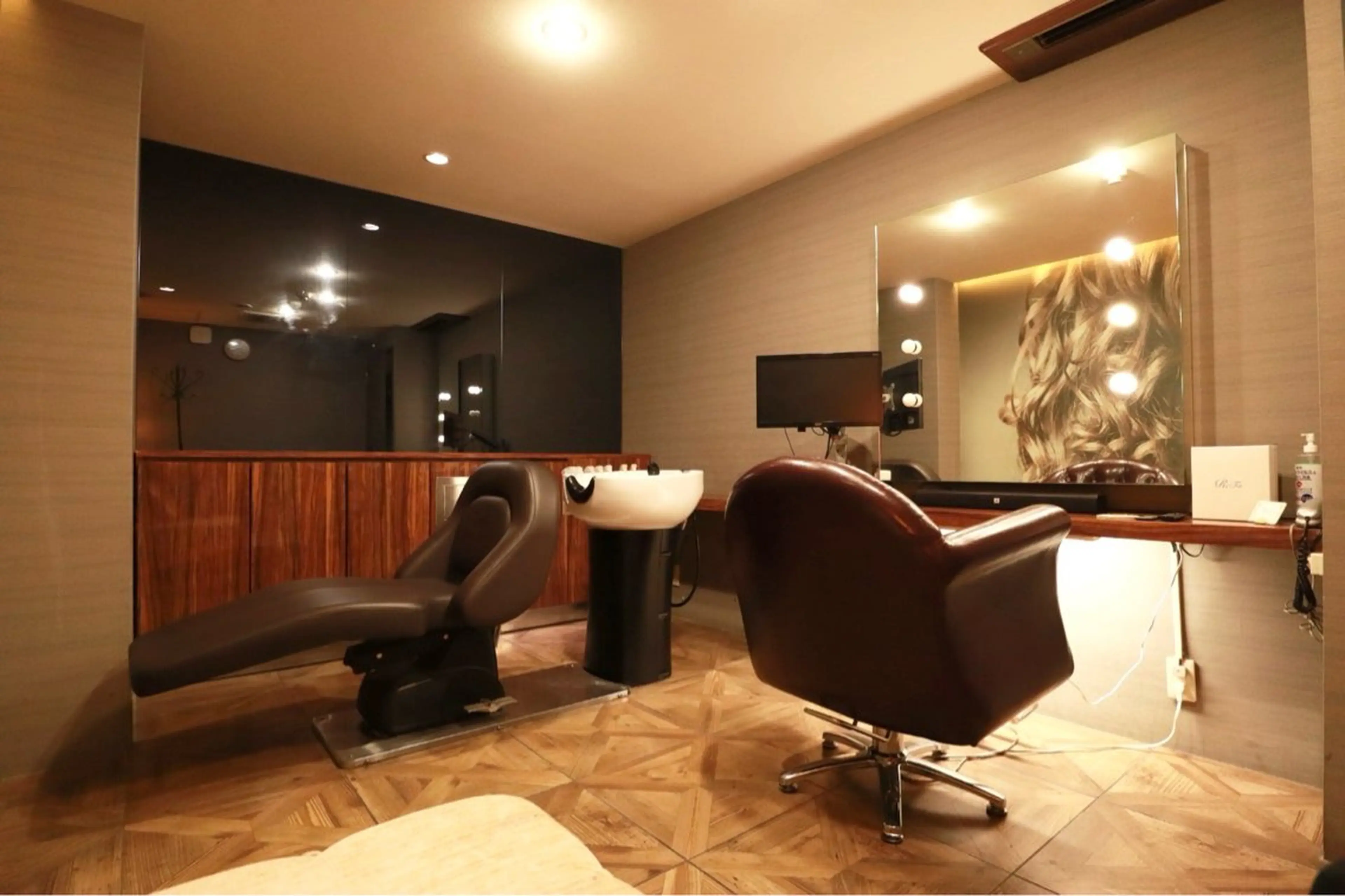 ロング カラー ヘアアレンジ シールエクステ バレイヤージュ ハイライトカラー エクステ ハイライト alpha. カラーエクステ下妻のヘアスタイル