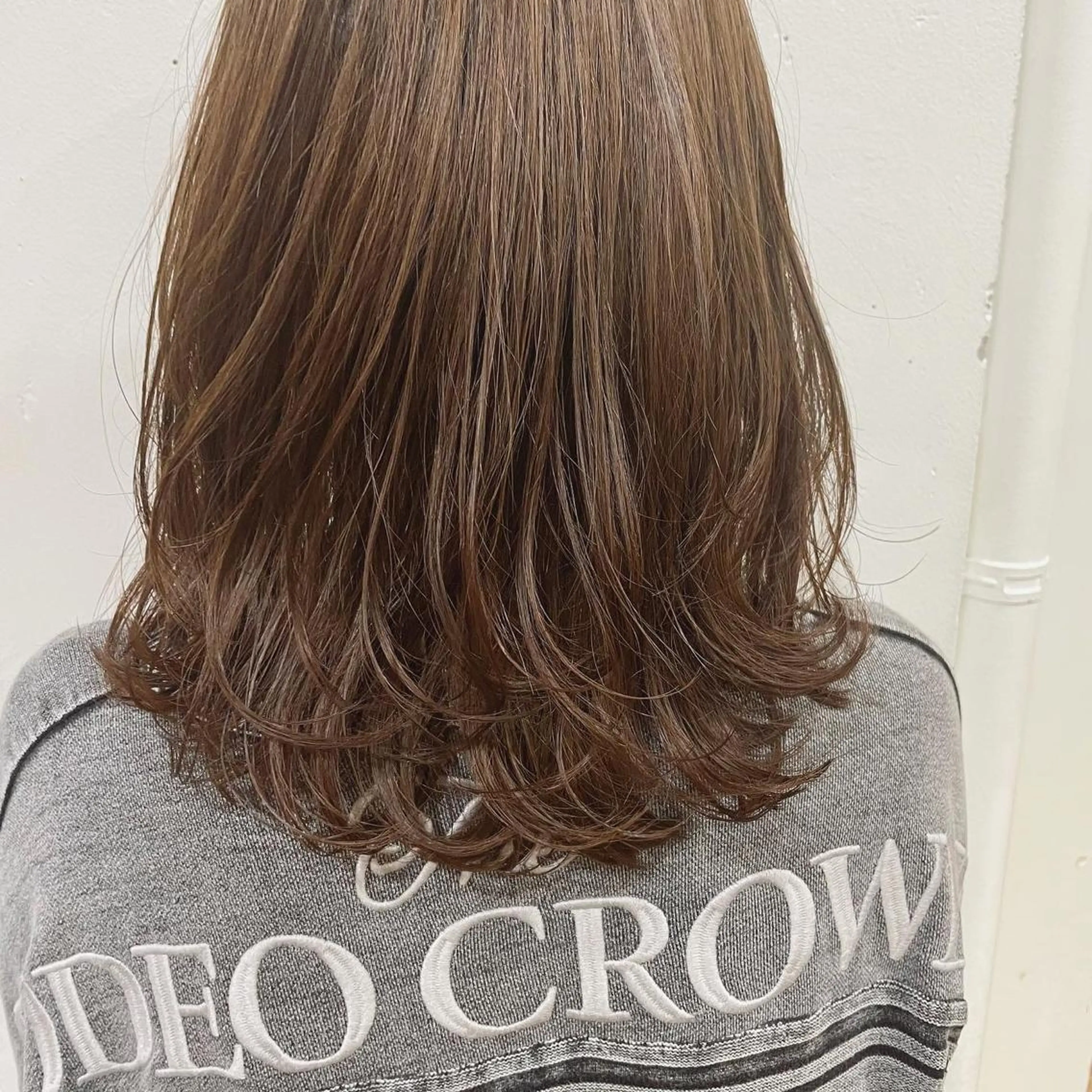 ミディアム カラー ブリーチなしで透け感 暖色カラーボブaoiのヘアスタイル
