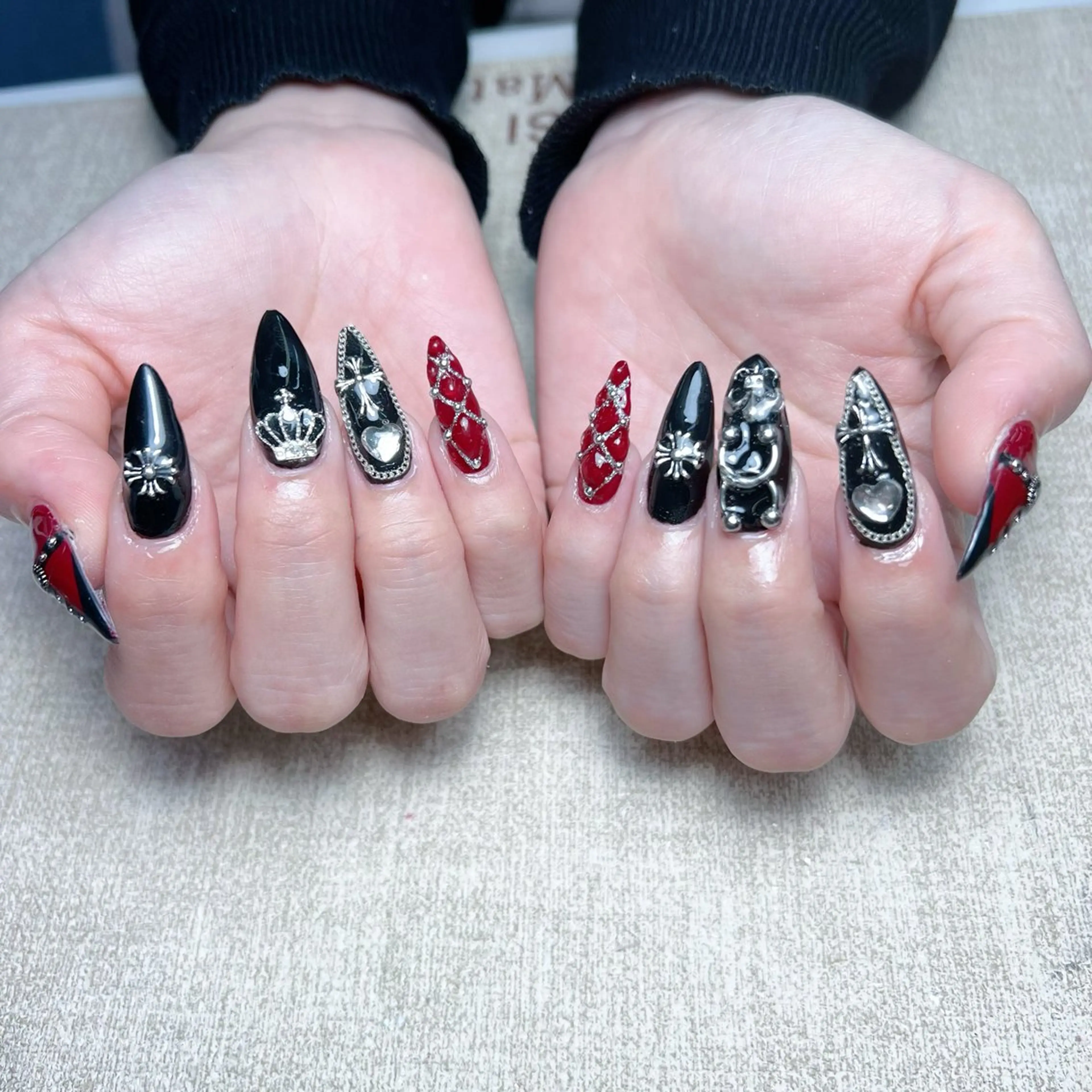 ネイル グリーン キラキラネイル ラメ(グリッター) ニュアンスネイル 赤色 ハンドネイル ハンドケア ぱん ちゃんのネイルデザイン