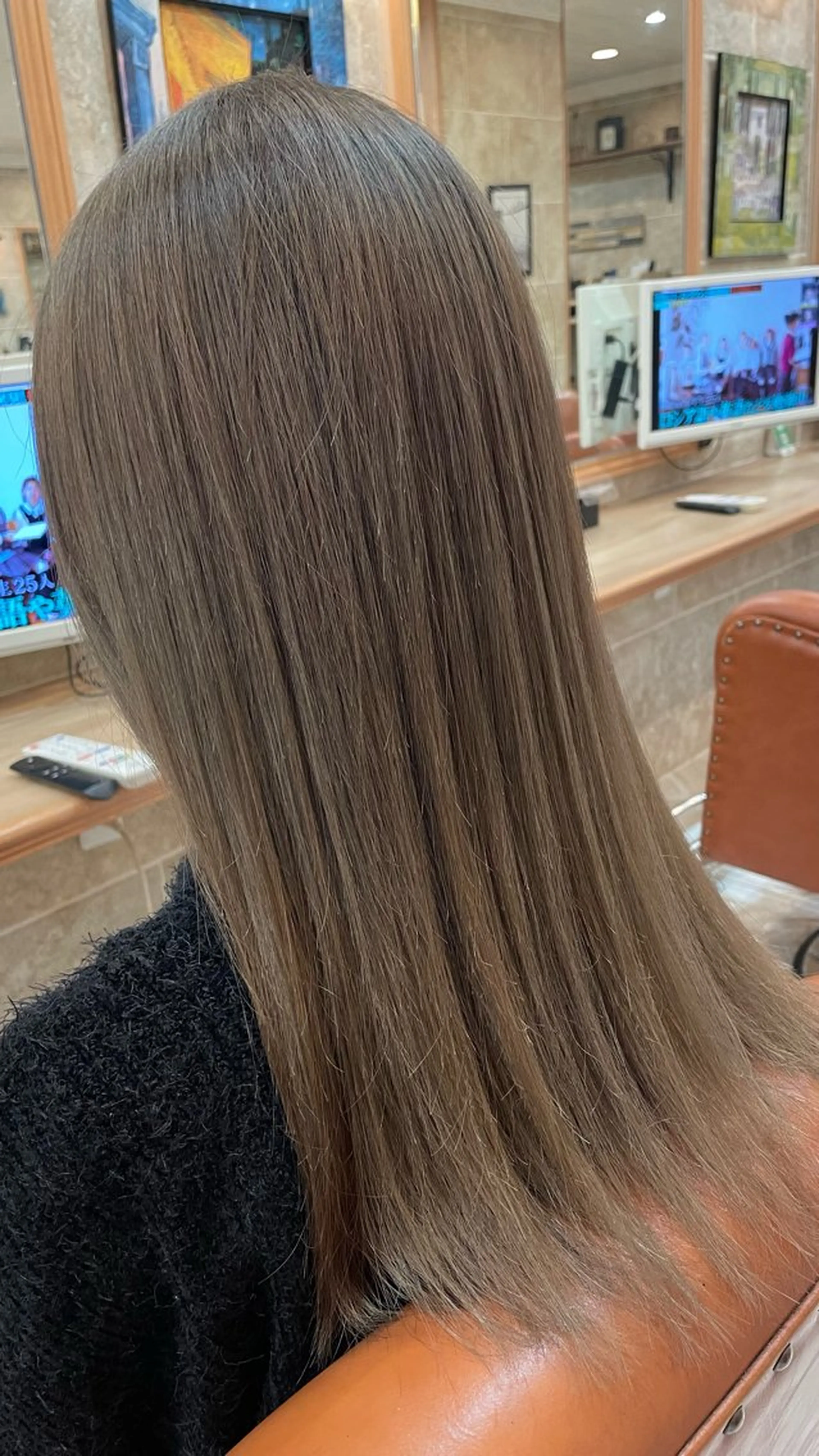 ロング カラー 松田 唯叶のヘアスタイル