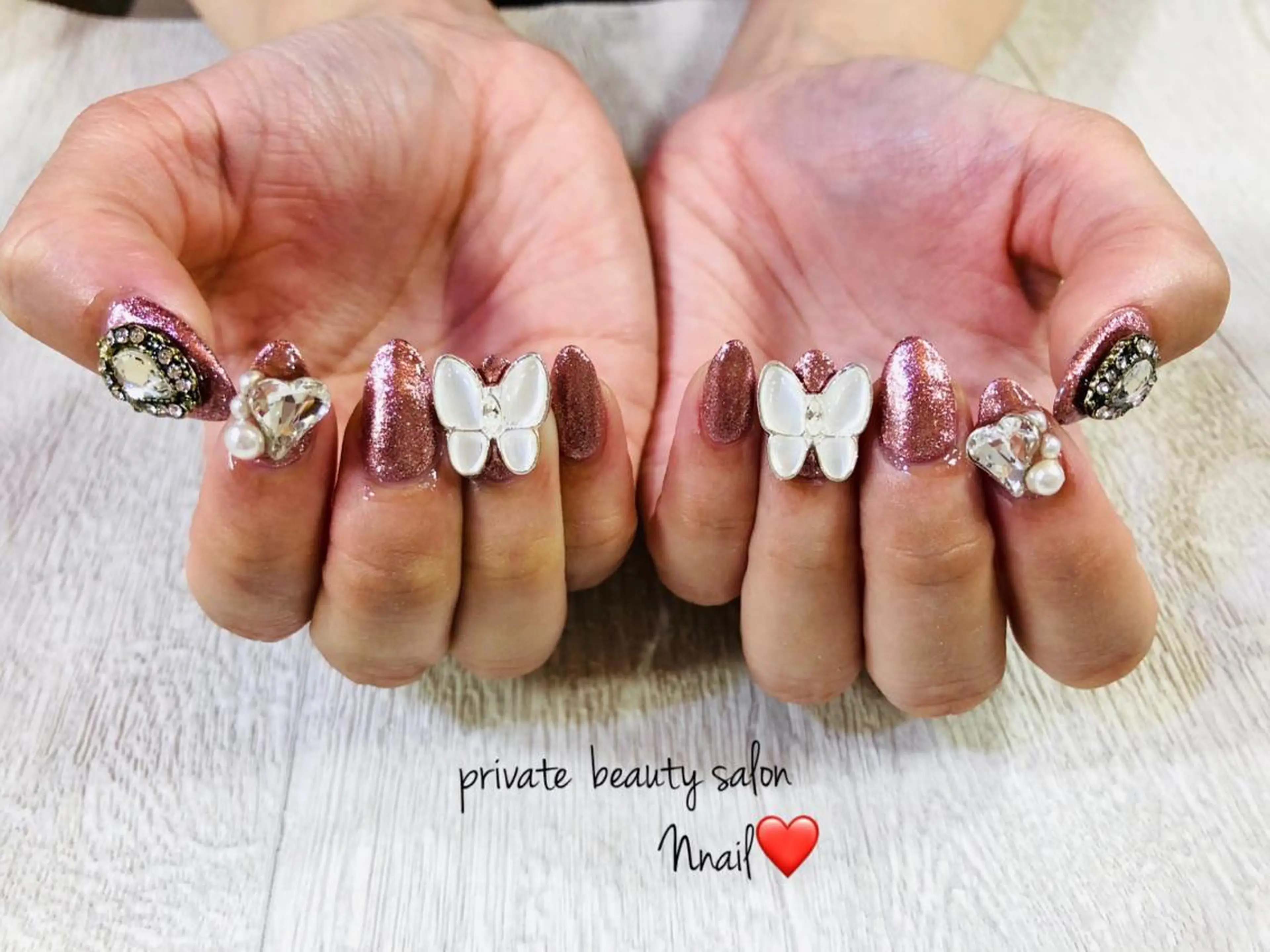 ネイル キラキラネイル 持ち込み Nnail所属・🌿Nnail🌿 プライベートサロンのネイルデザイン