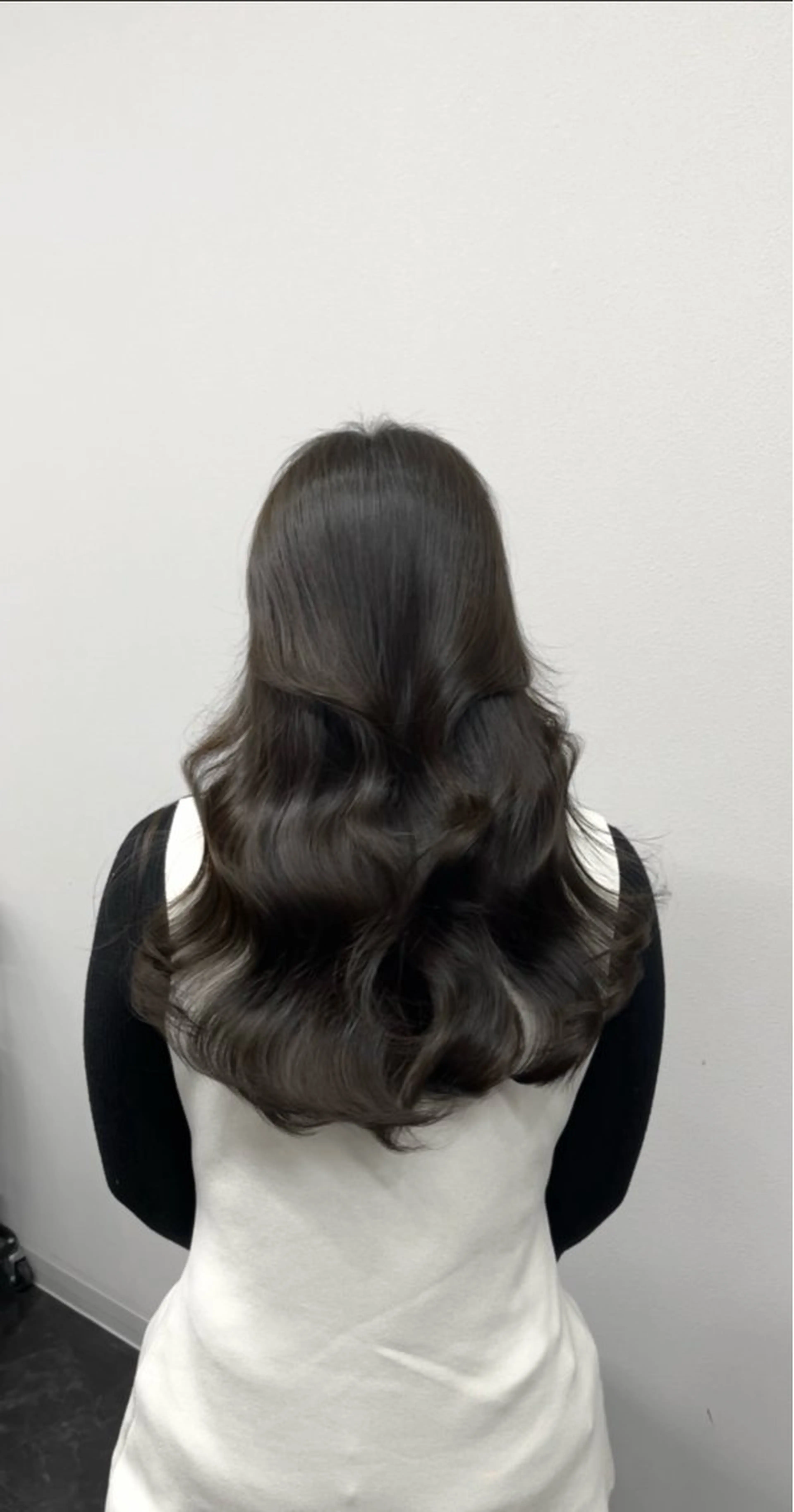 セミロング BALE所属・祥華(さちか)／透 明感カラー／髪質改善のヘアスタイル