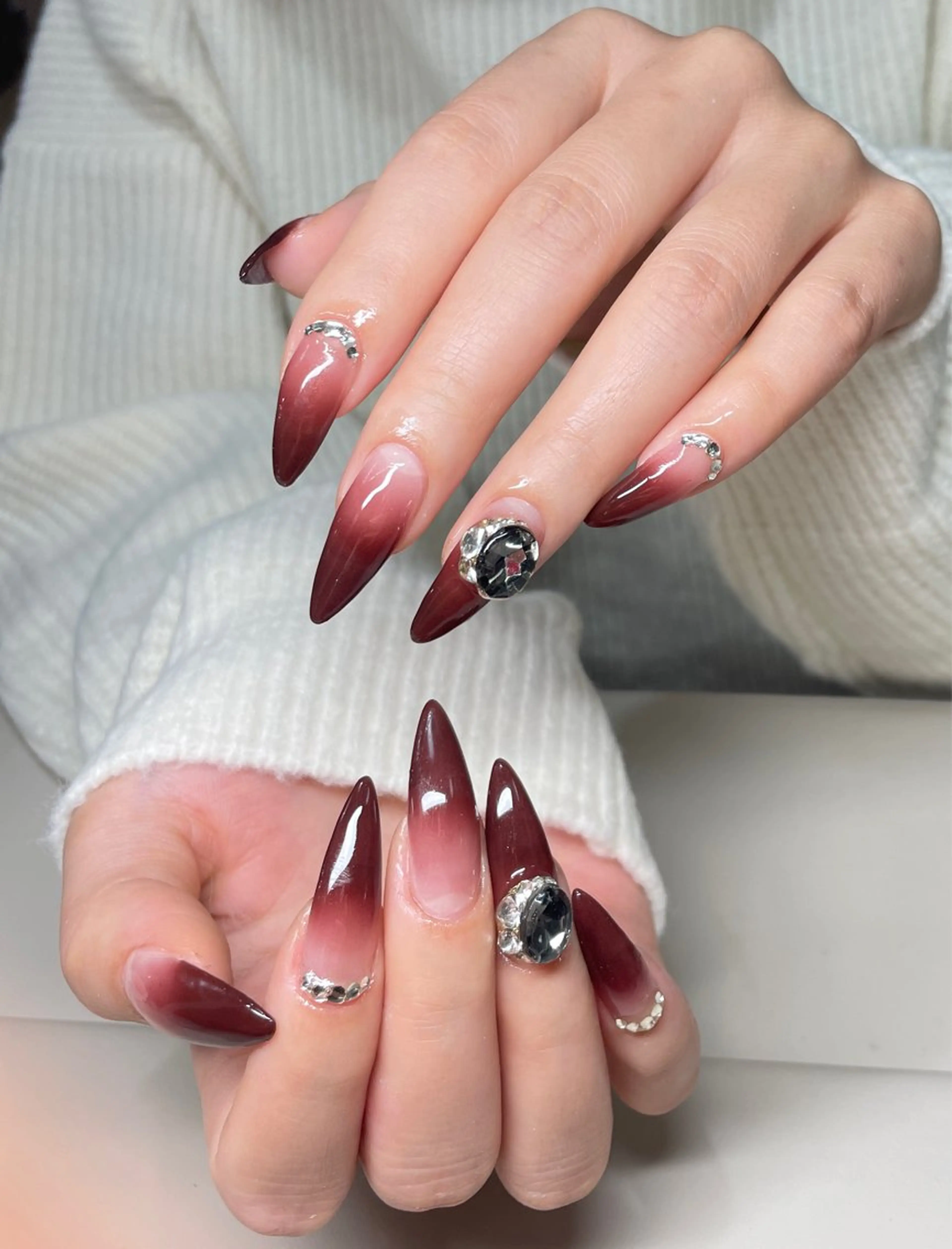 ネイル ハンドネイル AngelChris ビューティーサロンのネイルデザイン