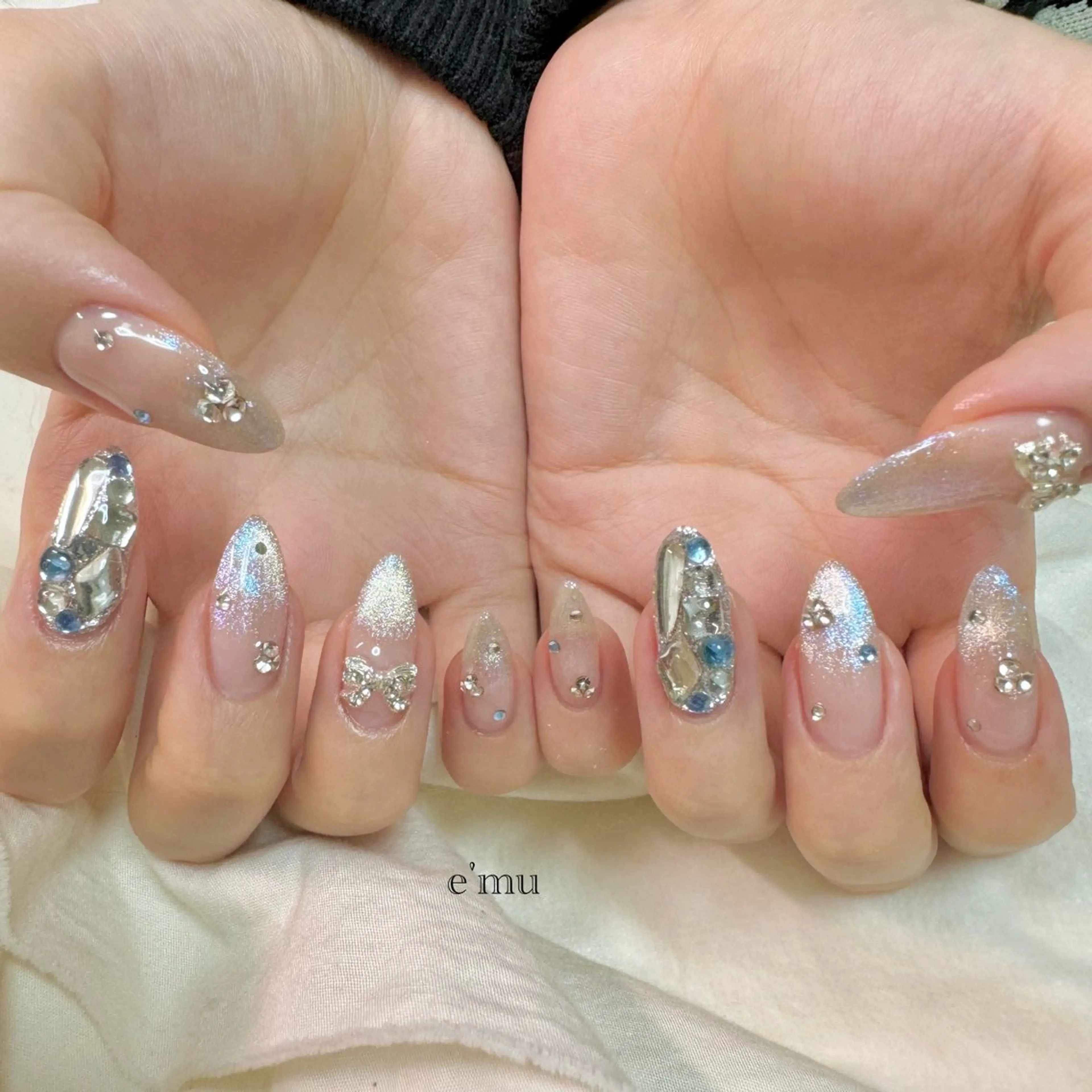 ネイル ブルー ワンホンネイル ハンドネイル nail salon e'mu💐のネイルデザイン