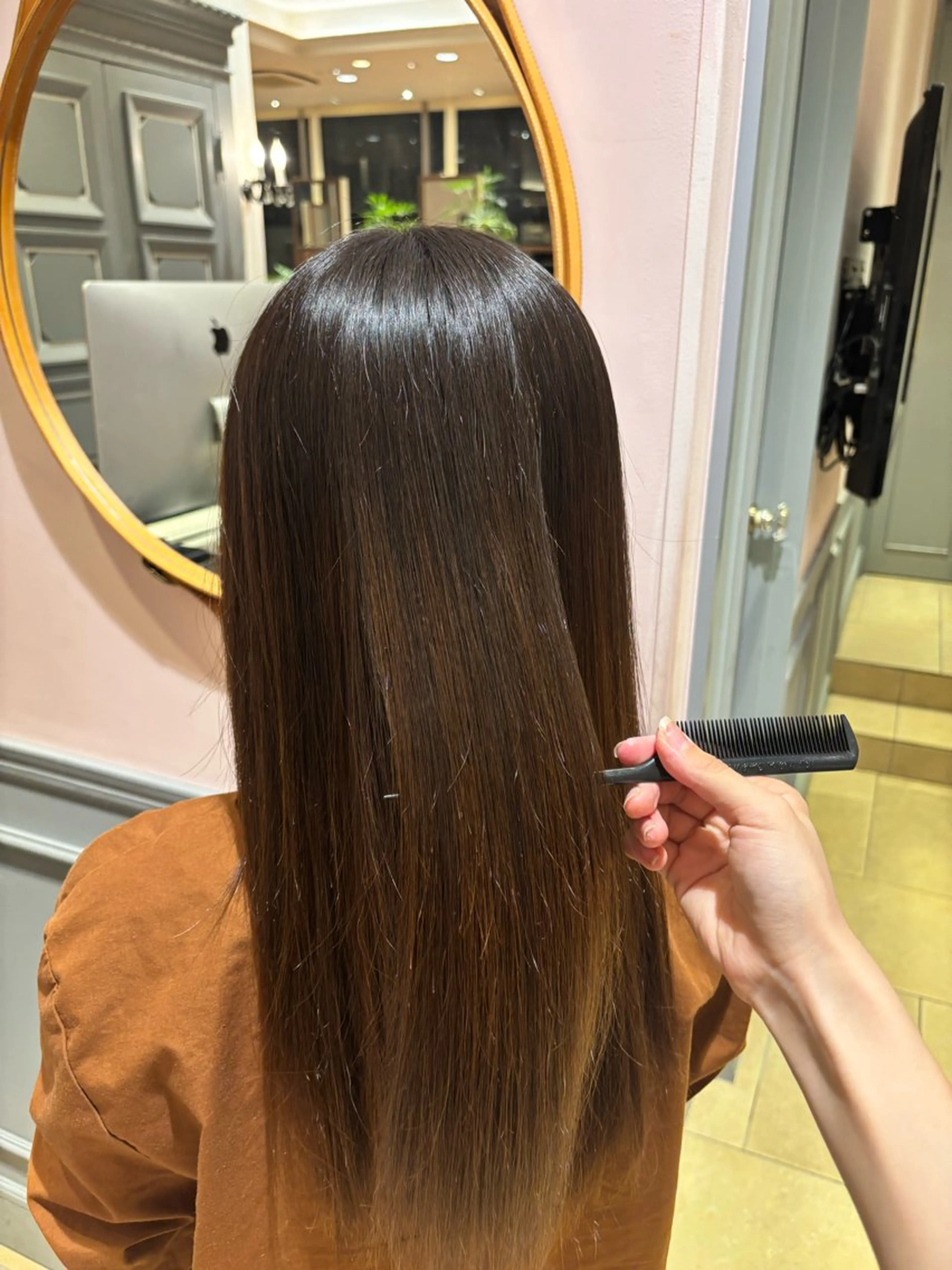 ロング 縮毛矯正 小西 莉央のヘアスタイル